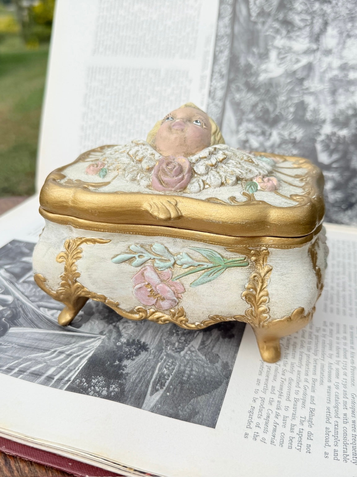 Vintage 1950s Ceramic Cherub Angel Footed Trinket Box