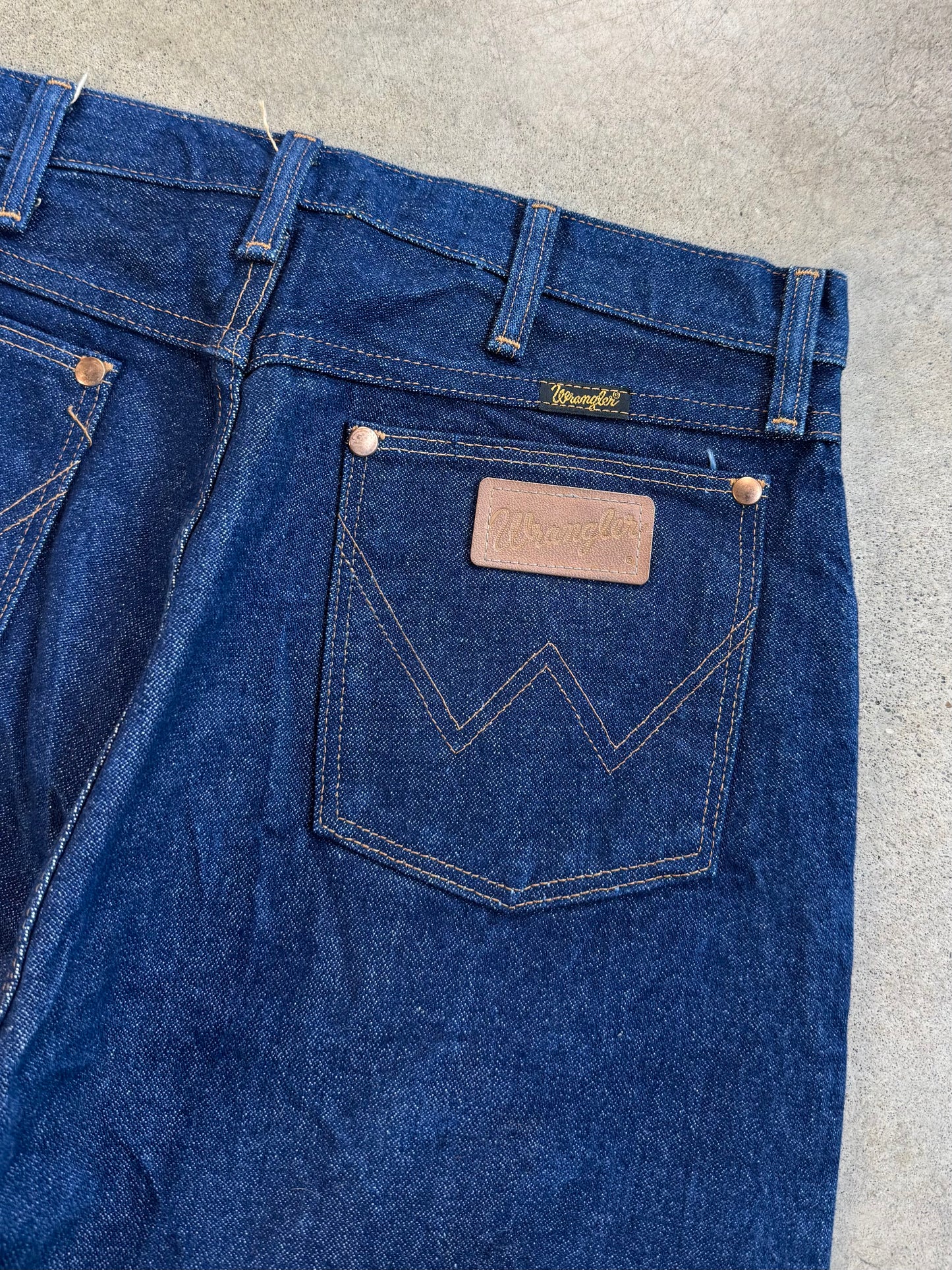 Vintage 1980s Wrangler Dark Wash Straight Leg Jeans | Waist 33”