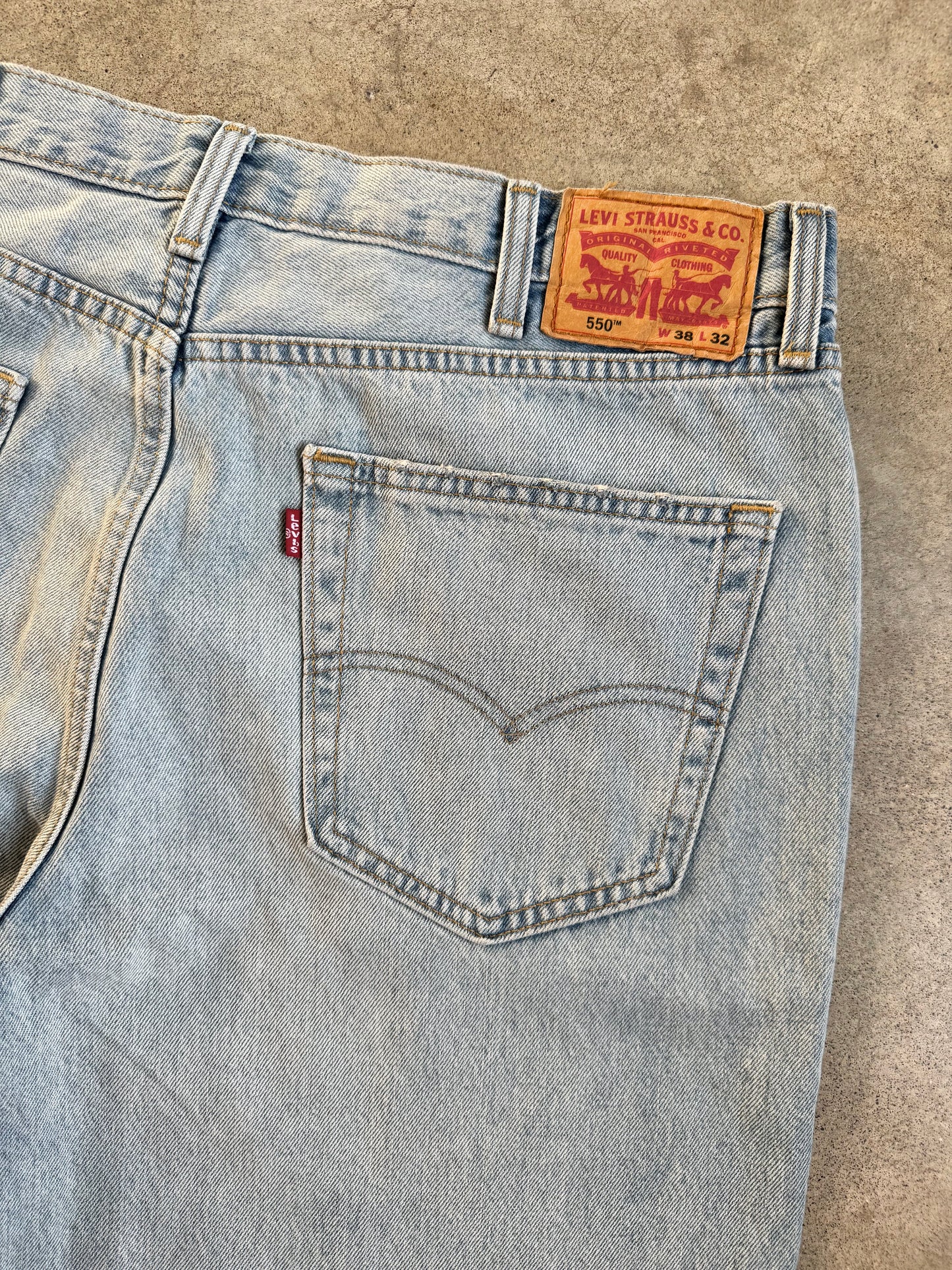 Levi's 550 Relaxed Fit Light Wash Jeans | 38x32