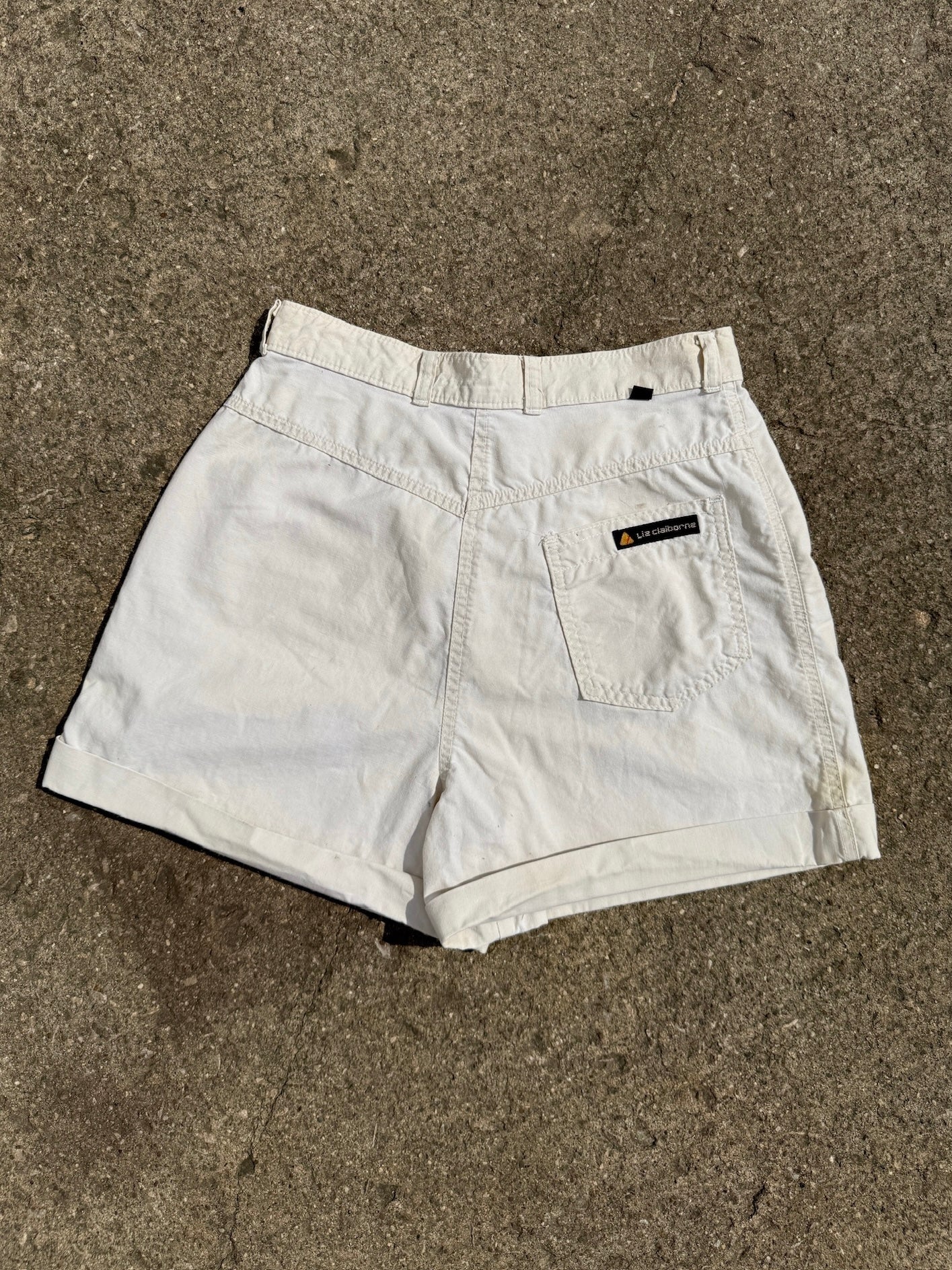 Vintage 1990s Liz Claiborne Cream High-Waist Pleated Cotton Shorts | Waist 28”
