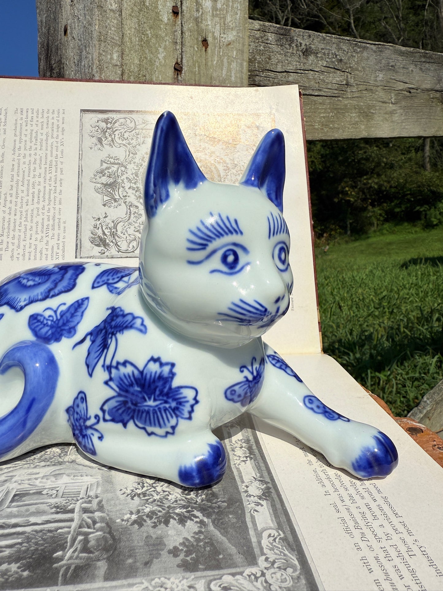 Vintage 1980s Ceramic Blue Willow Style Cat Statue