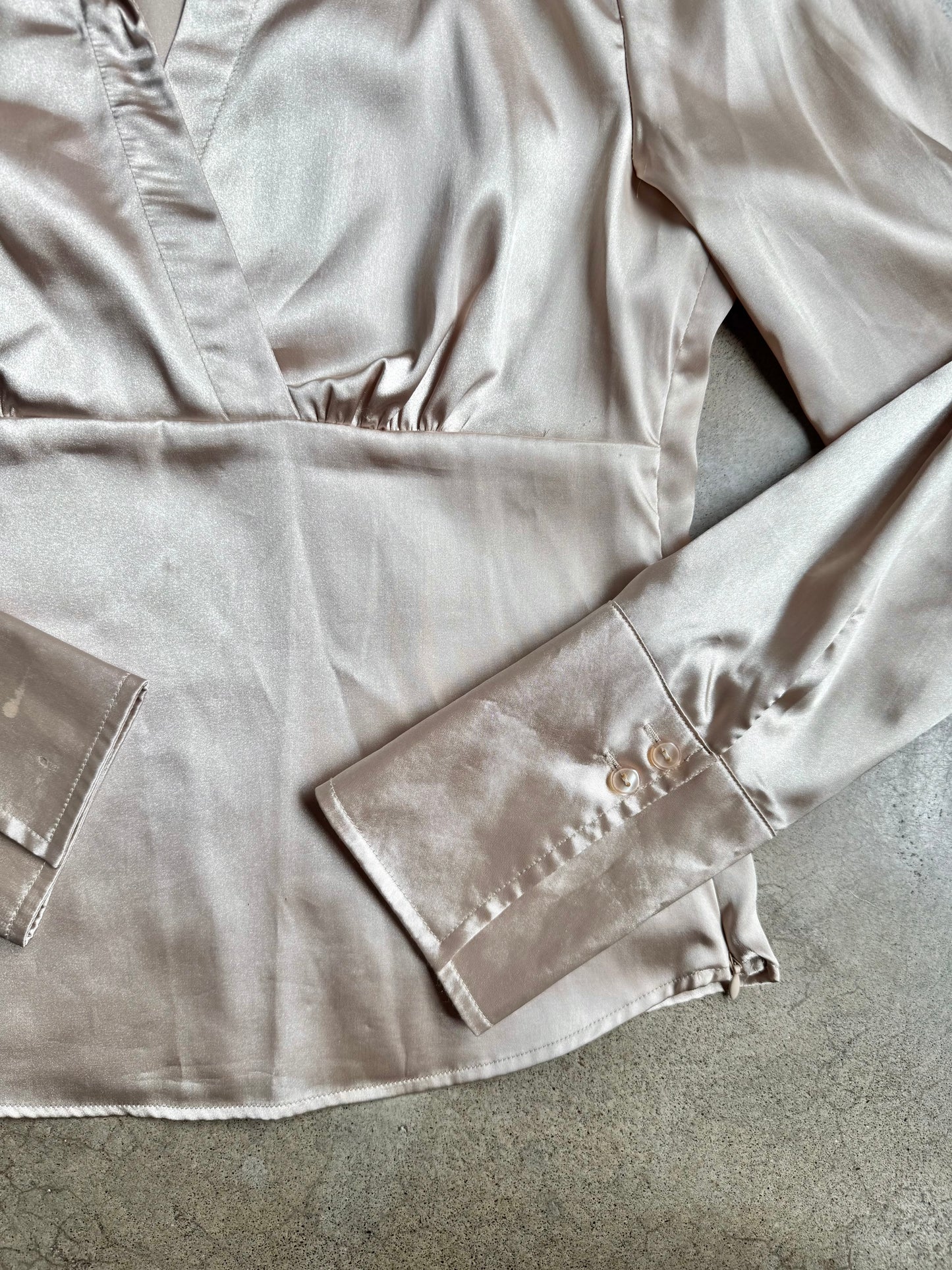 Vintage Y2K A. Byer Gold Satin Long Sleeve V-Neck Blouse | Large
