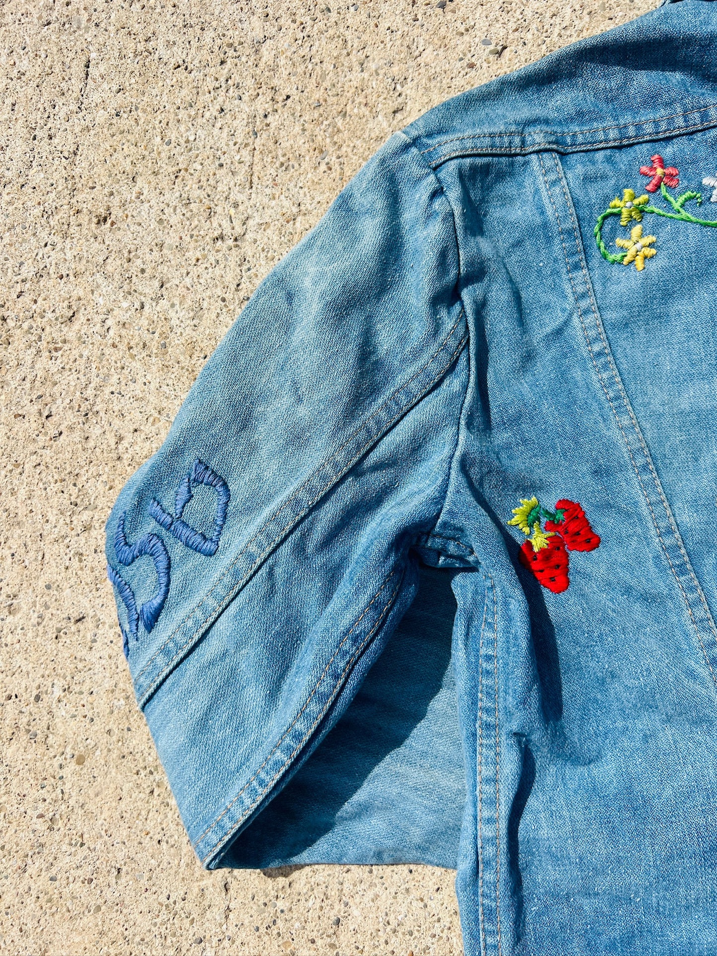 Vintage 1970s Maverick Blue Bell Embroidered Denim Jacket | Small