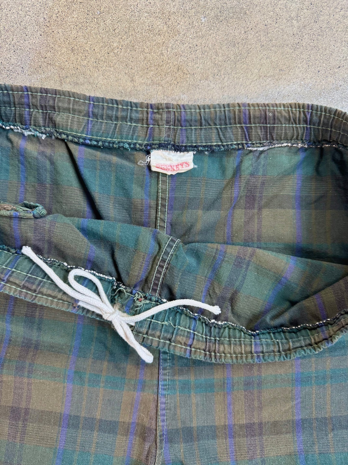 Vintage 1960s JCPenney Dark Plaid Cotton Shorts | Large
