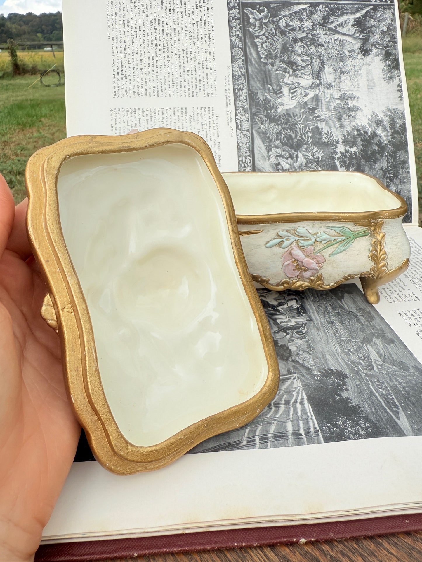 Vintage 1950s Ceramic Cherub Angel Footed Trinket Box