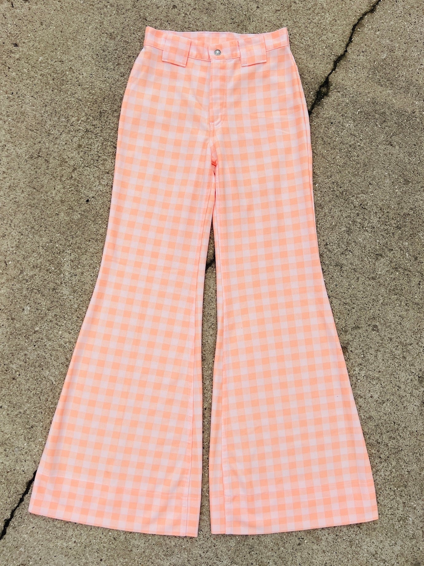Vintage 1970s Levi’s For Gals Peach Plaid Bell Bottom Pants | Waist 26”