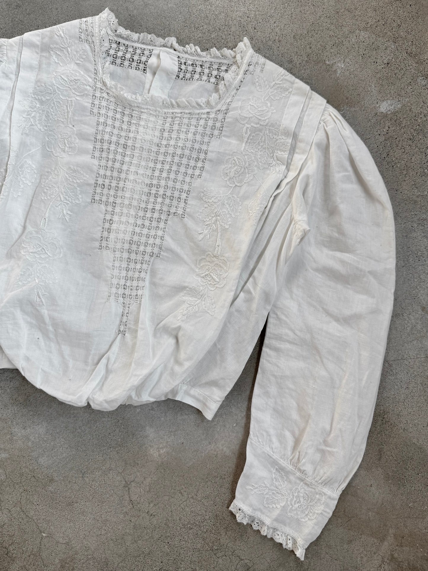 Antique 1900s Edwardian Lace Trim Pleated Bodice Blouse | Small