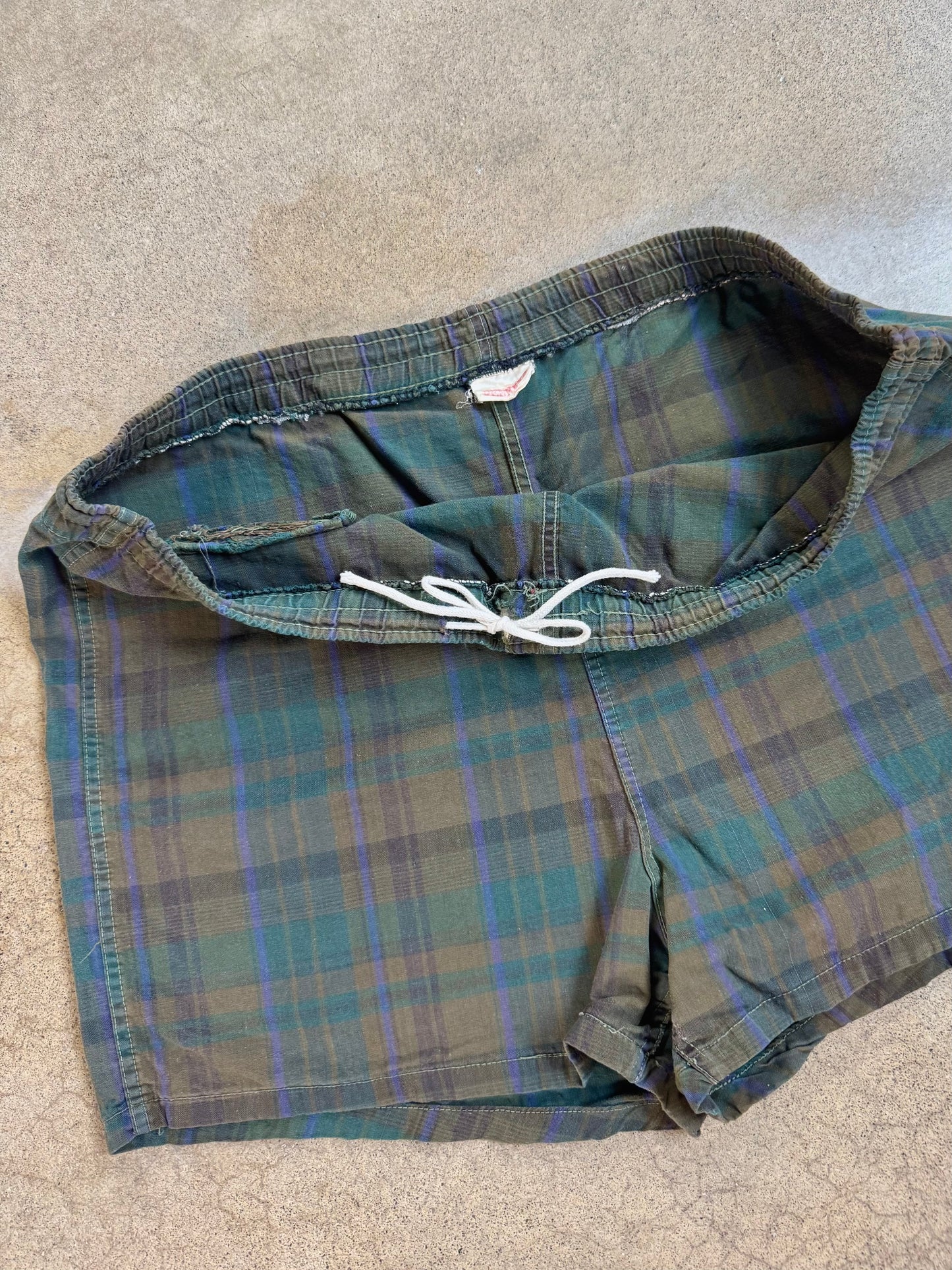 Vintage 1960s JCPenney Dark Plaid Cotton Shorts | Large