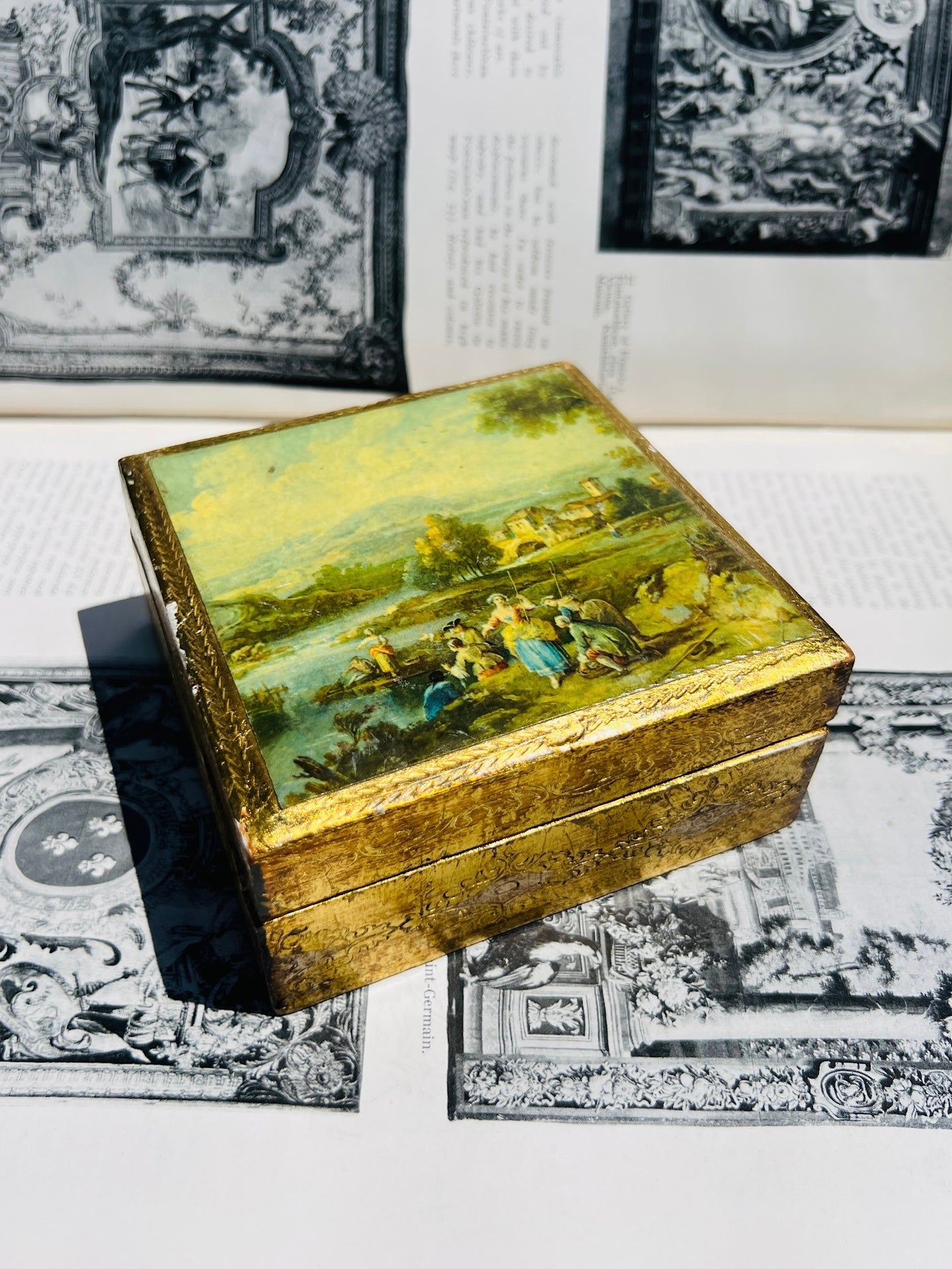 Vintage 1950s Gold Florentine Regency Landscape Trinket Box