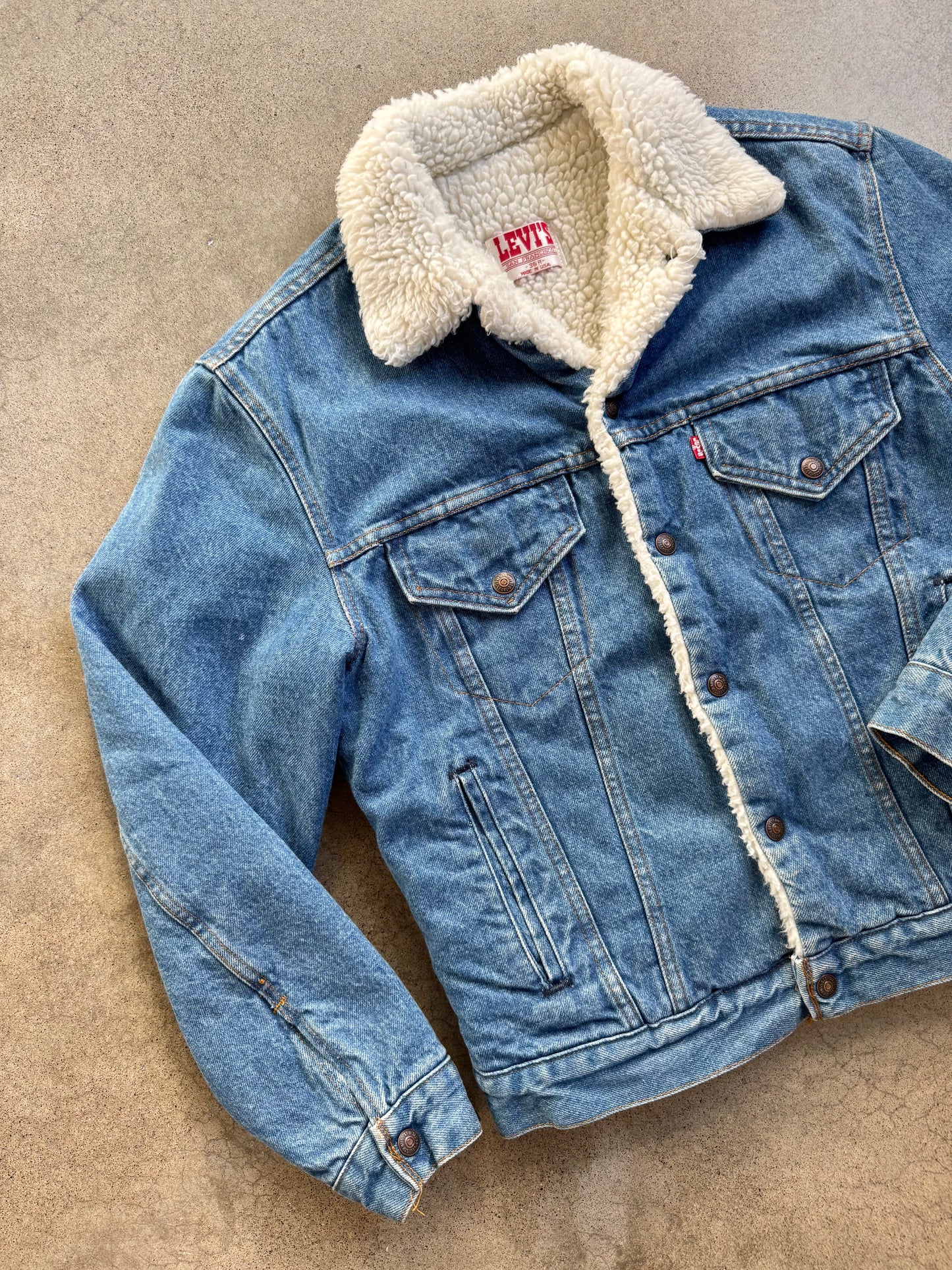 Vintage 1980s Levi's Sherpa Lined Denim Jacket | 36R