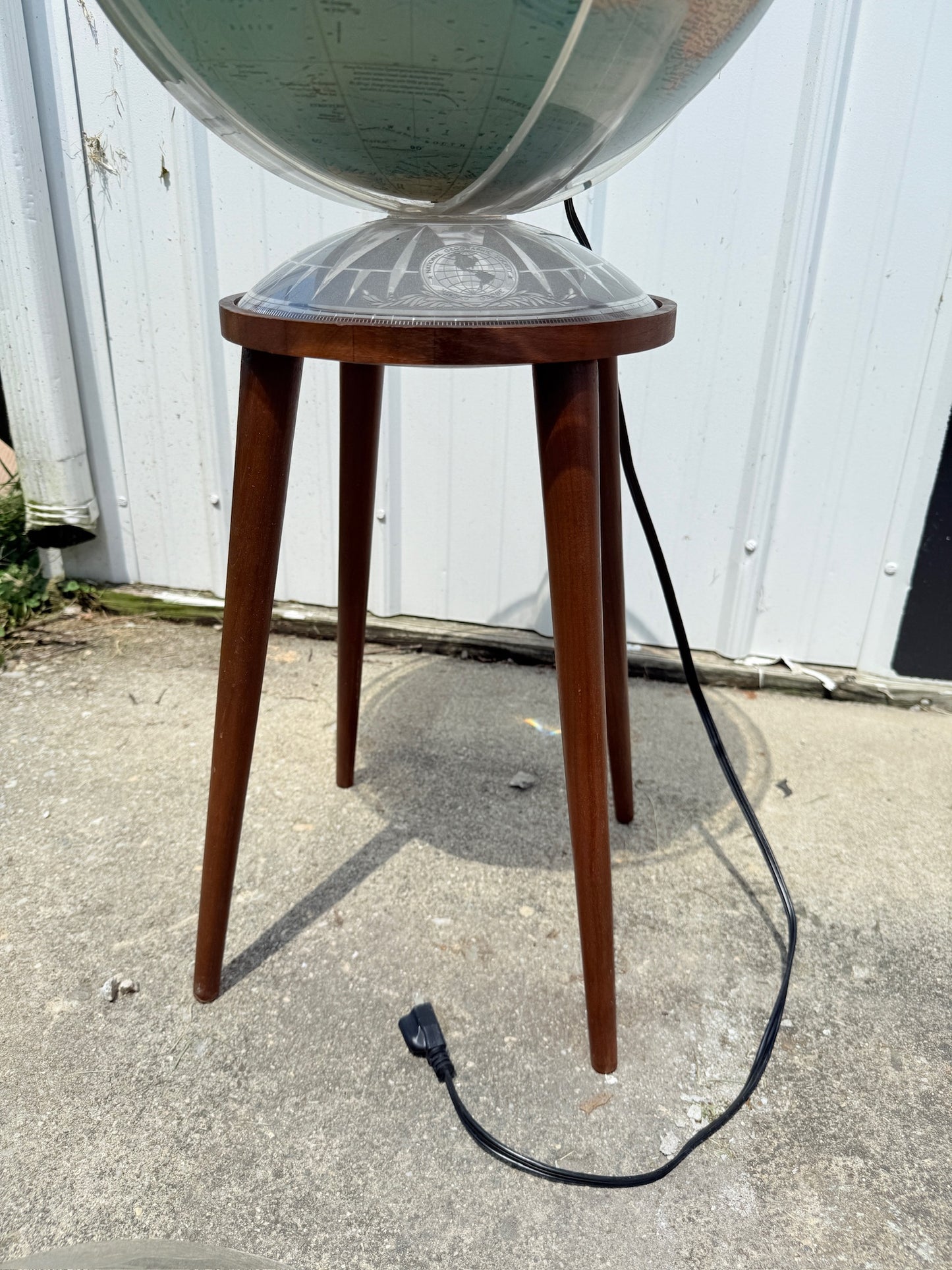 Vintage 1950s MCM National Geographic Society World Globe Lamp w/ Stand