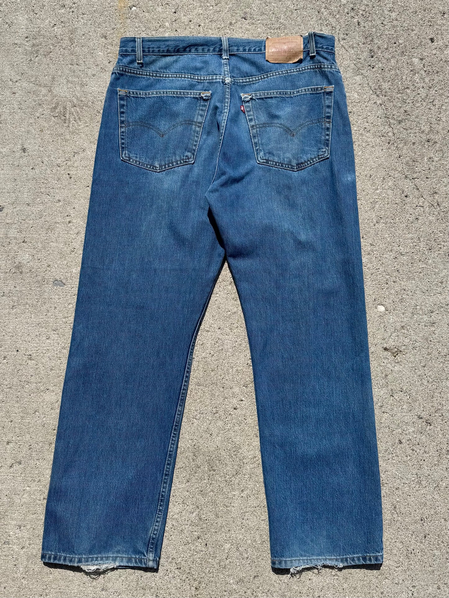 Vintage 1990s Levi’s 505 Worn-In Medium Wash Jeans | Waist 38”