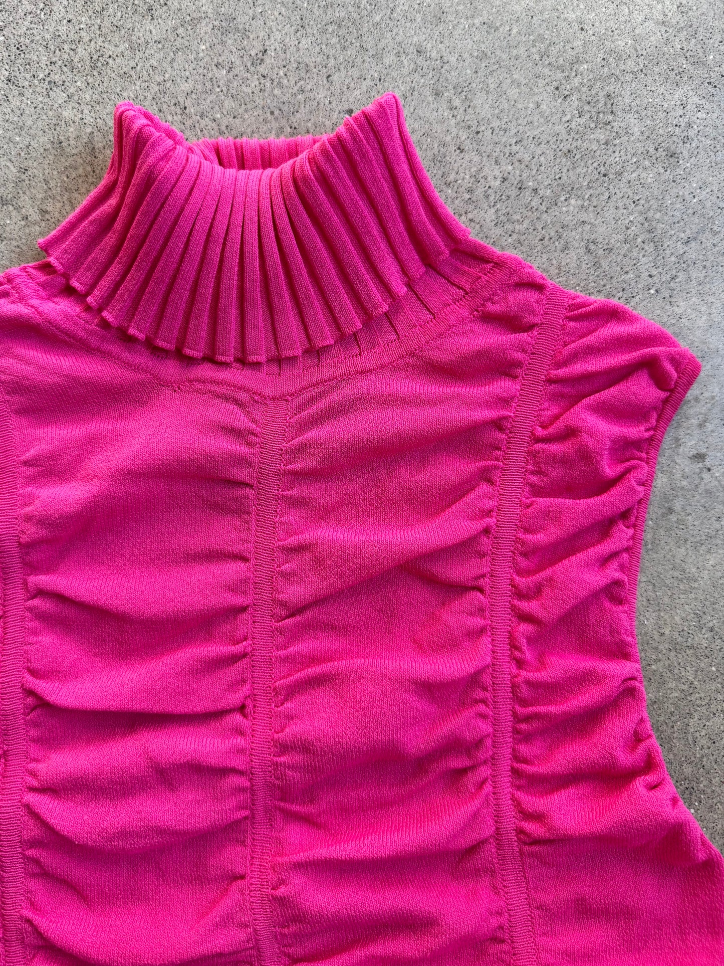 2000s Hot Pink Sleeveless Ribbed Turtleneck Top | Medium