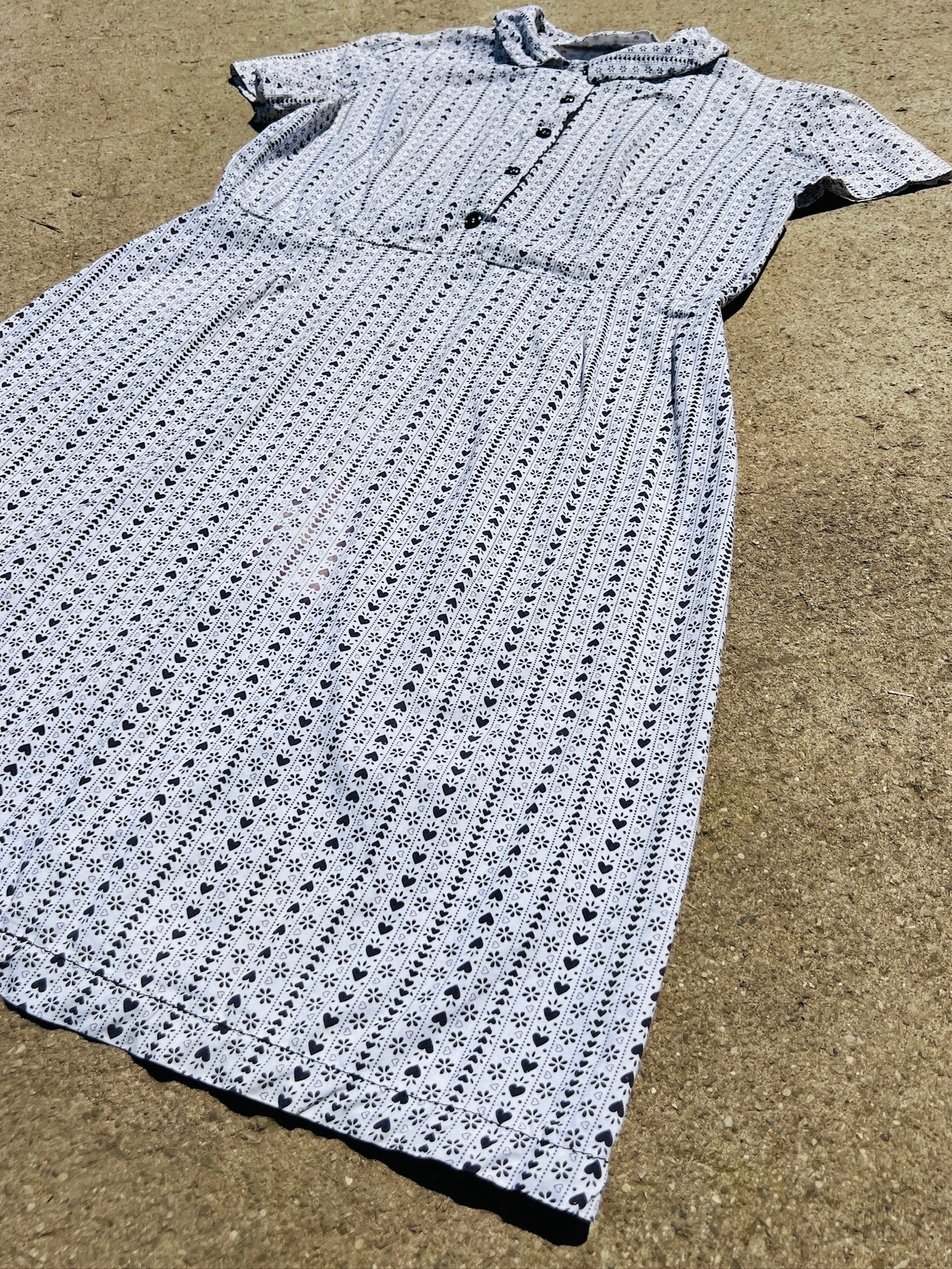 Vintage 1950s Handmade Heart Pattern Button-Front Cotton Dress | Large