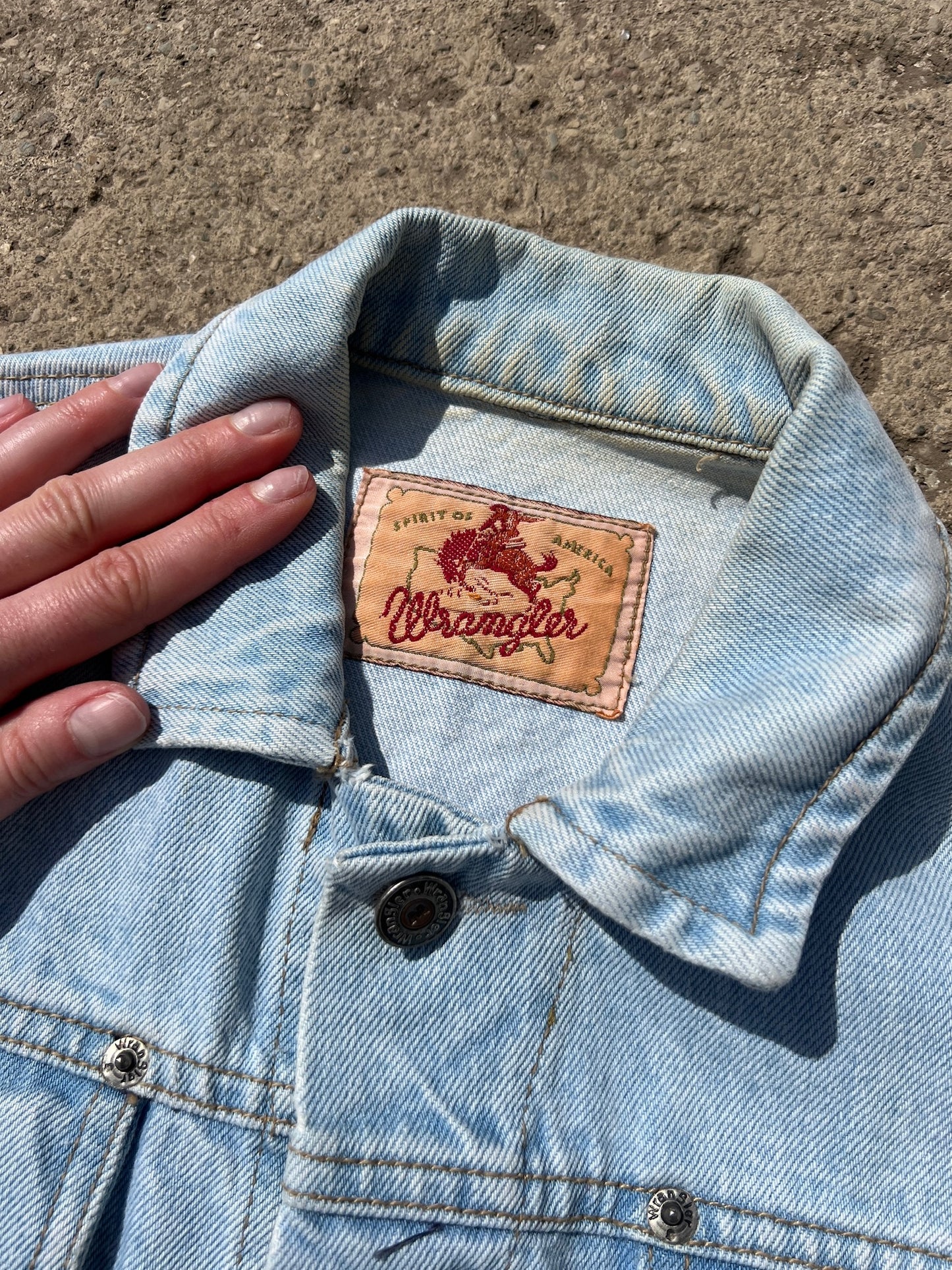 Vintage 1980s Wrangler Light Wash Denim Jacket | Small