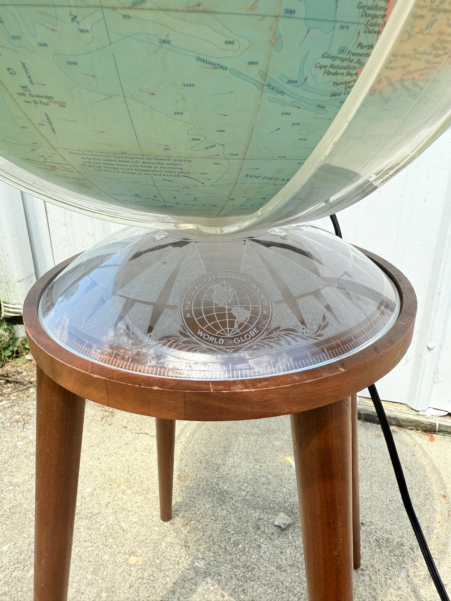 Vintage 1950s MCM National Geographic Society World Globe Lamp w/ Stand