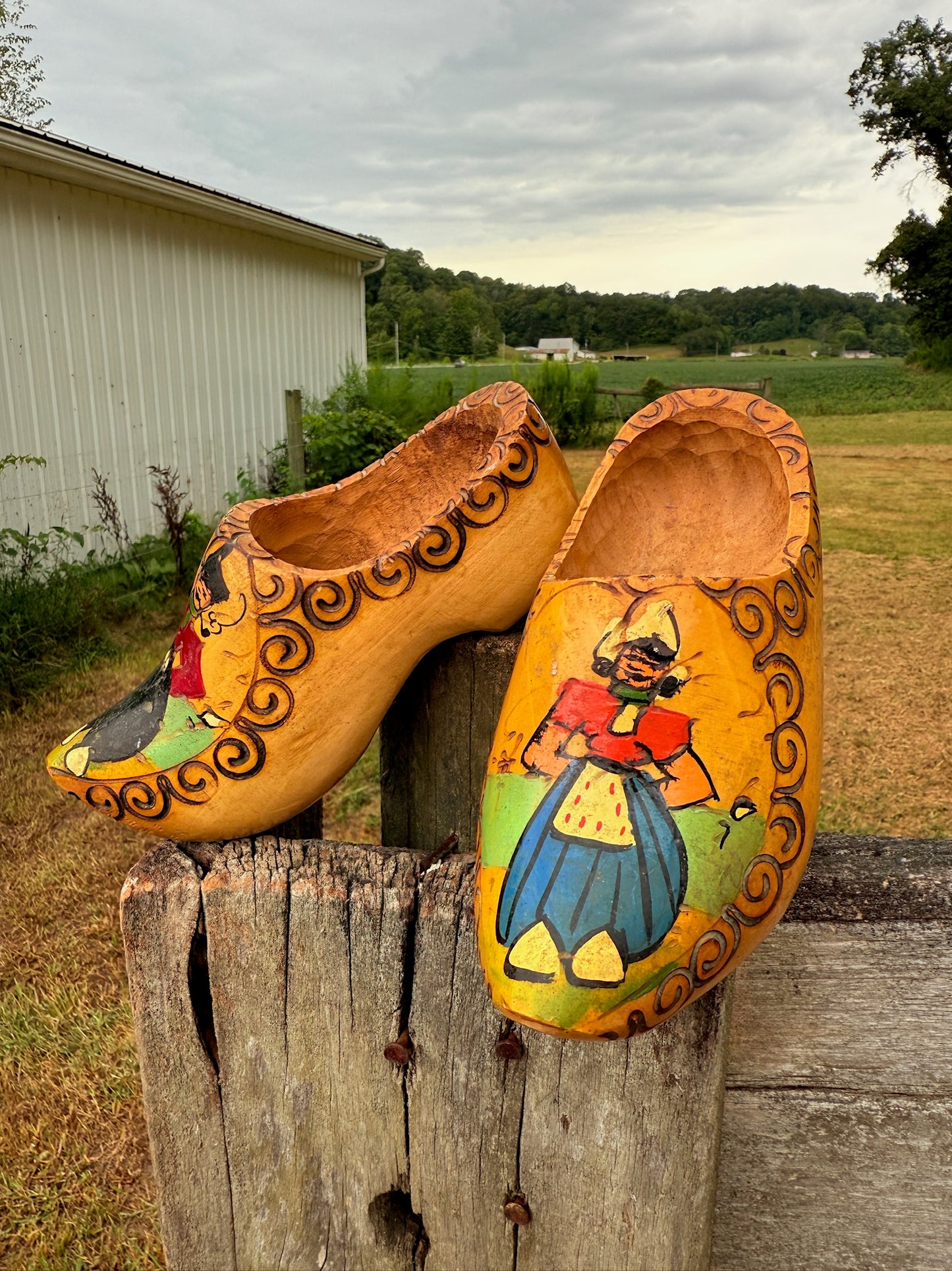 Vintage 1950s/60s Wooden Dutch Hand-Painted Clog Wall Hanging Set