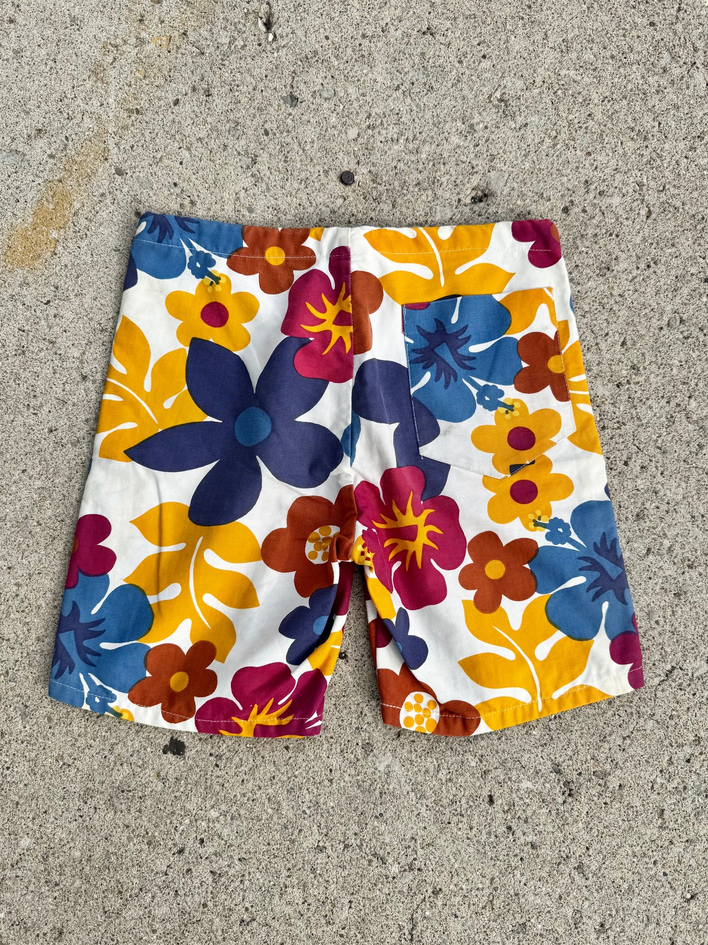 Vintage 1960s Jantzen Kona Kai Hawaiian Floral Print Beach Shorts | Small