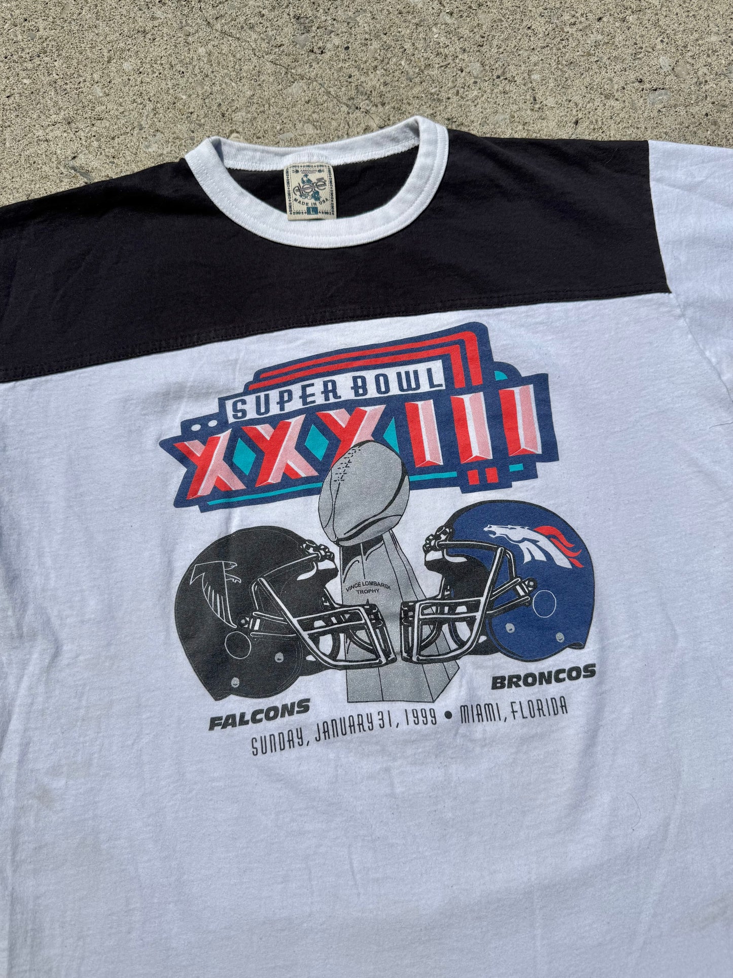 Vintage 1999 Superbowl Falcons + Broncos Tee | Large