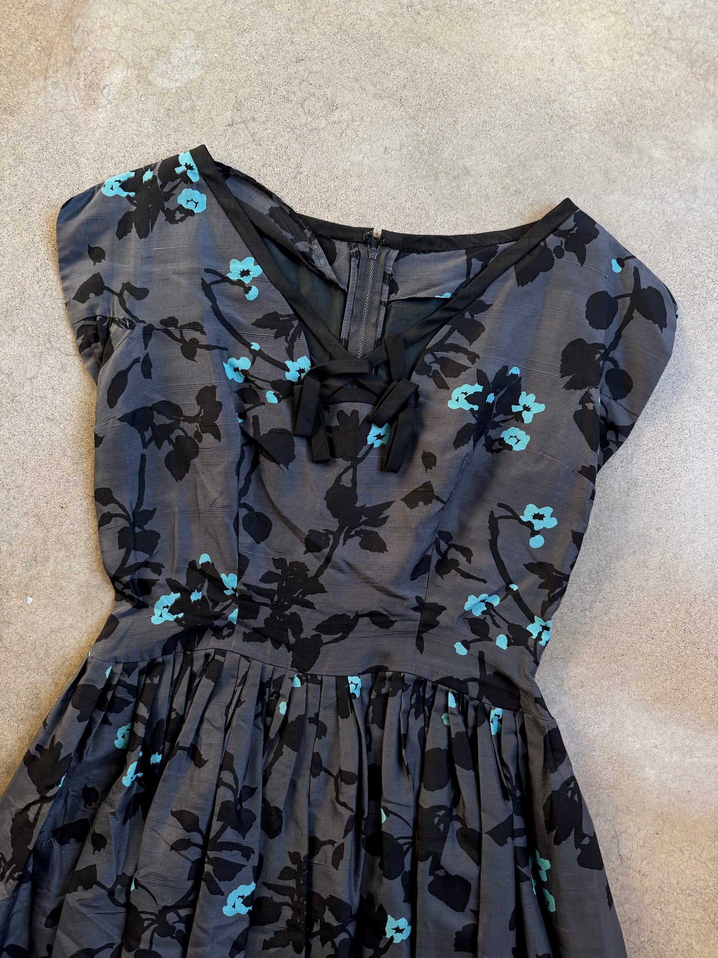 Vintage 1950s Handmade Blue & Black Floral Short Sleeve Pleated Dress | M/L