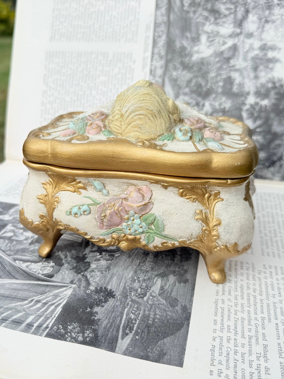 Vintage 1950s Ceramic Cherub Angel Footed Trinket Box
