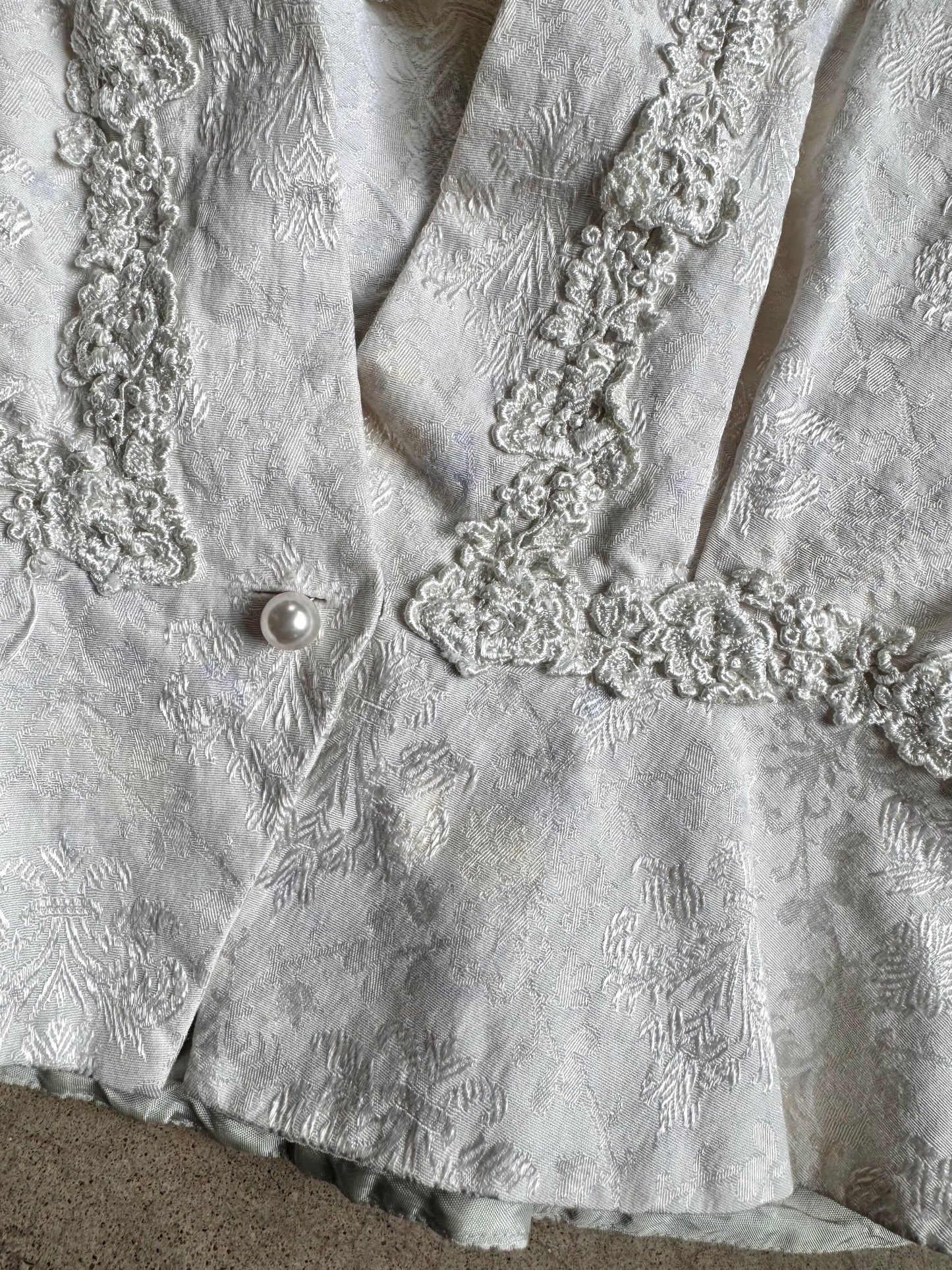 Vintage 1980s Nah Nah Collections by Jonathan Tait Ivory Floral Jacquard & Lace Short Sleeve Blazer | Small