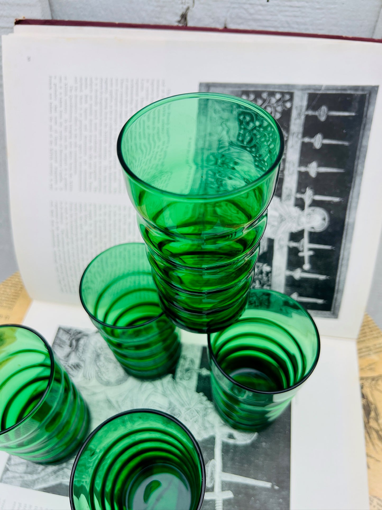 Vintage 1960s Anchor Hocking Emerald Wavy Glasses | Set of 5