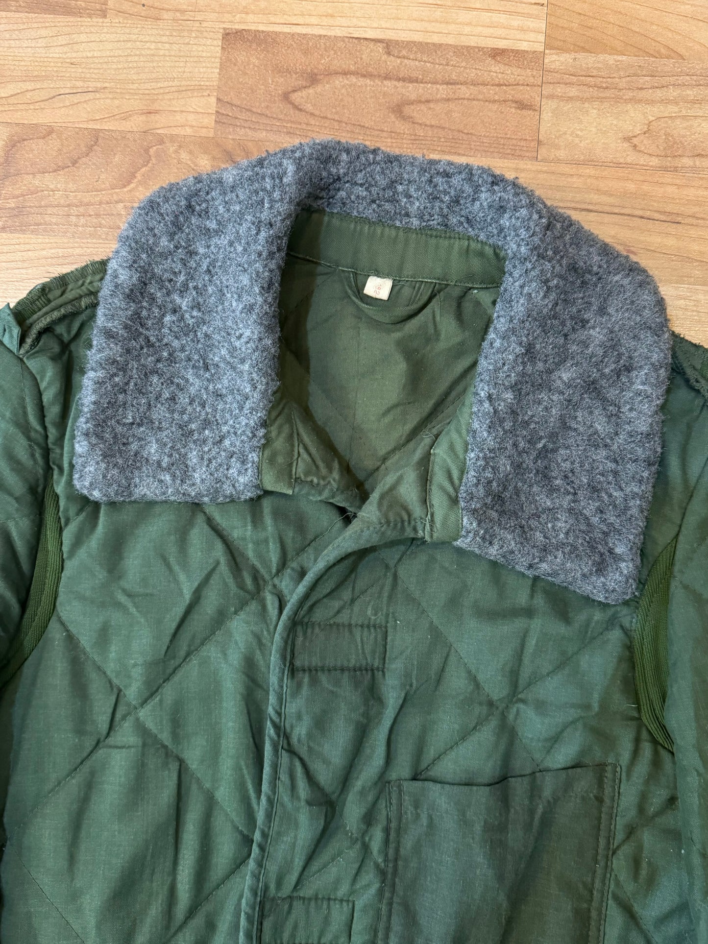 Vintage Cold War Era Quilted Military Jacket Liner | M/L