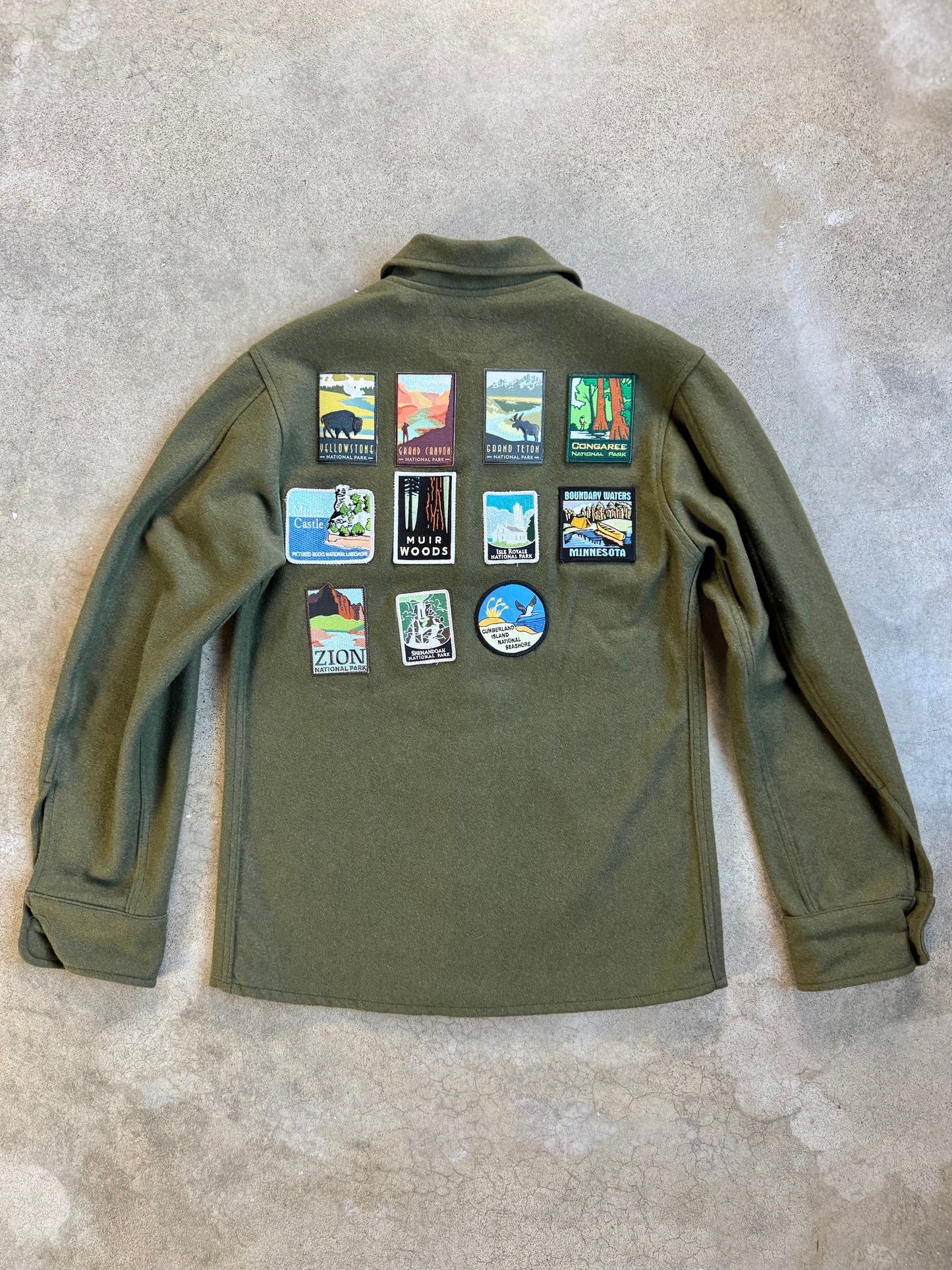 Vintage 1980s Military Issue Green Wool Shirt Jacket w/ National Park Patches | Small