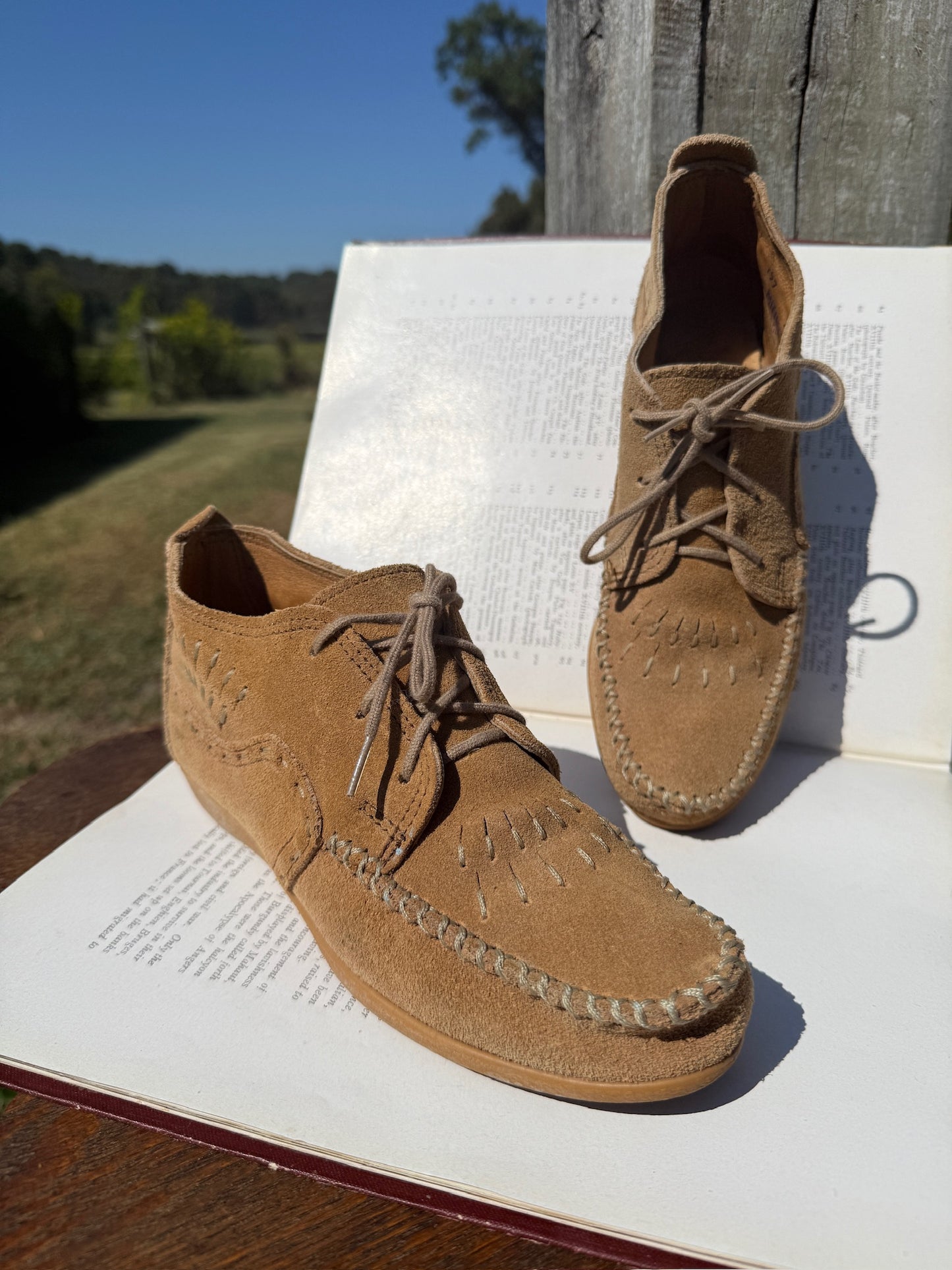 Vintage 1970s Minnetonka Suede Moccasins | Women’s 7