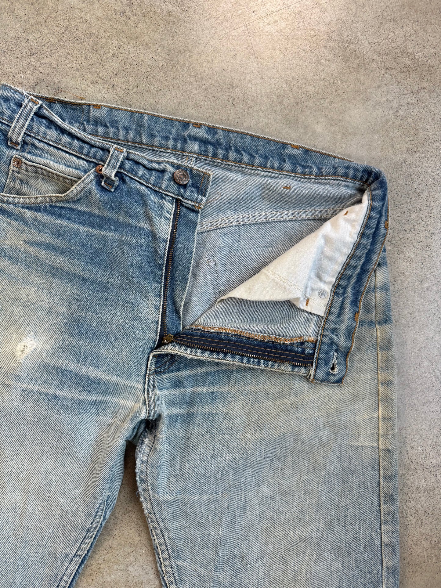 Vintage 1970s Levi's 505 Distressed Faded Jeans | Waist 34”