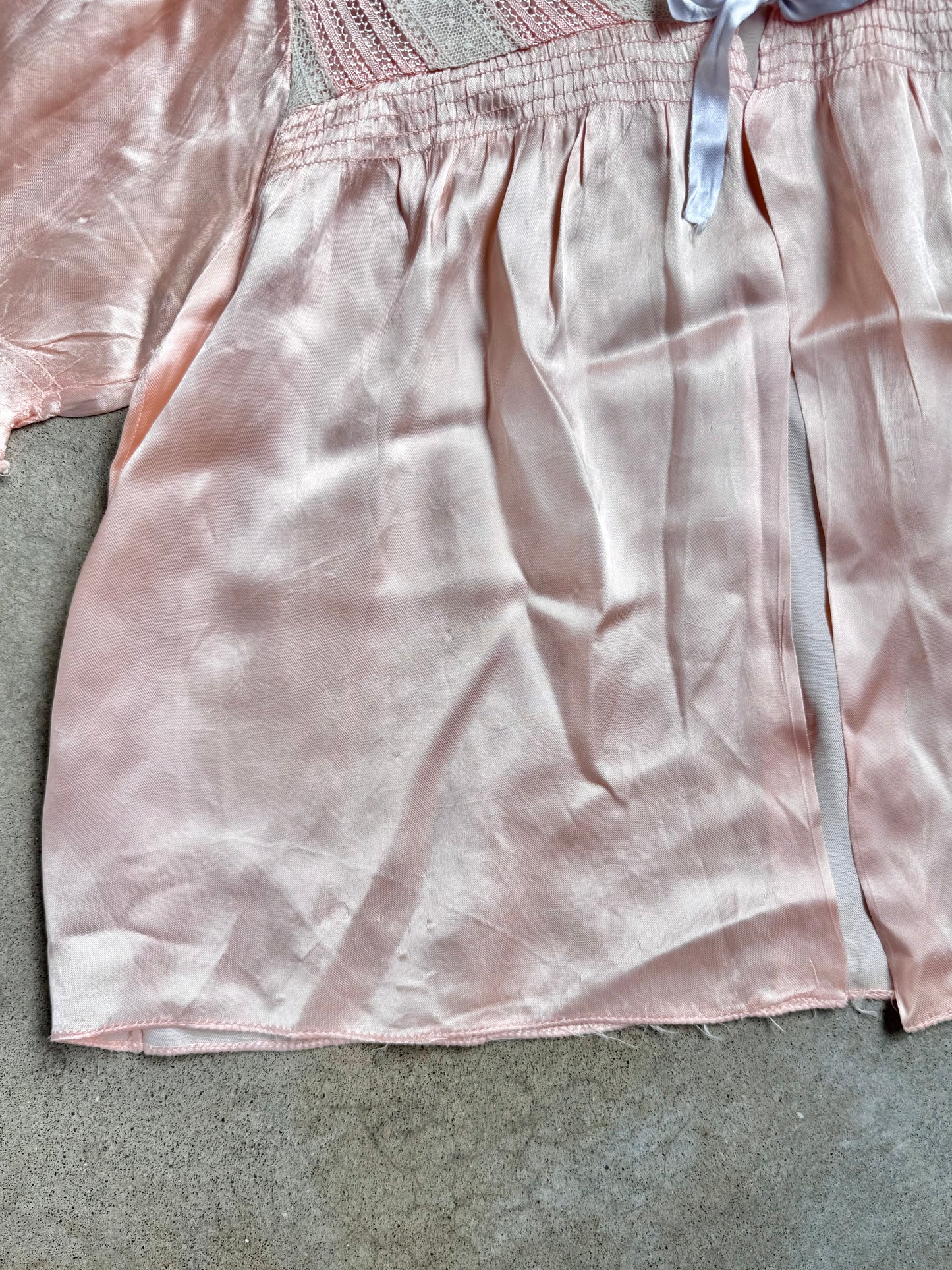 Vintage 1930s/40s Pink Satin Lace Trim Bed Jacket | Small