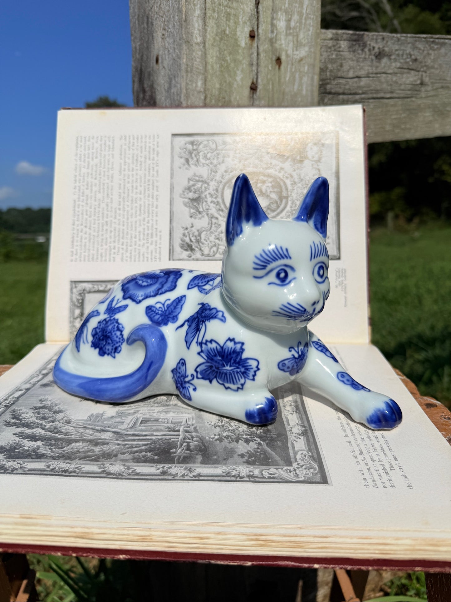 Vintage 1980s Ceramic Blue Willow Style Cat Statue