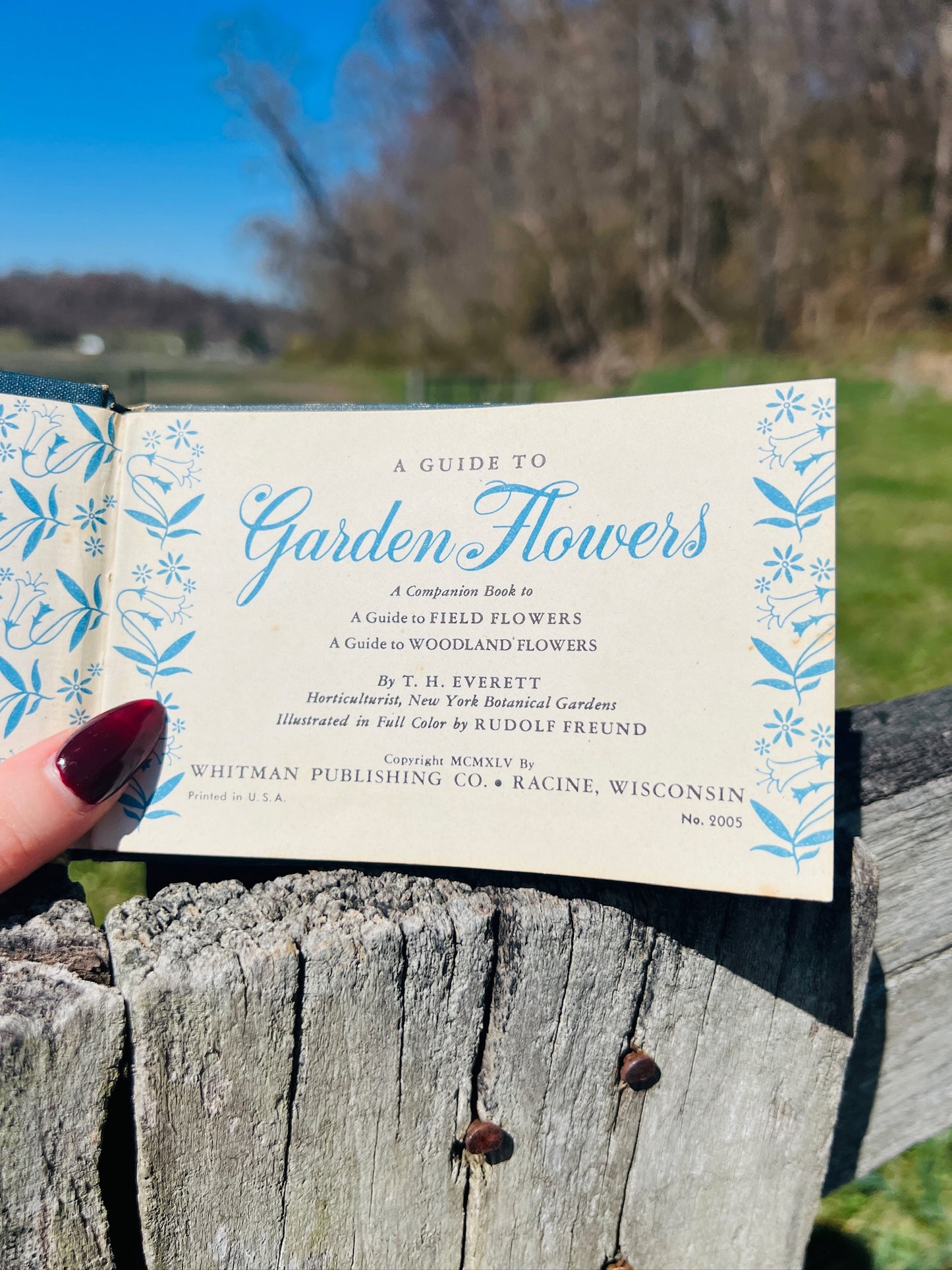 Vintage 1940s A Guide to Garden Flowers Book