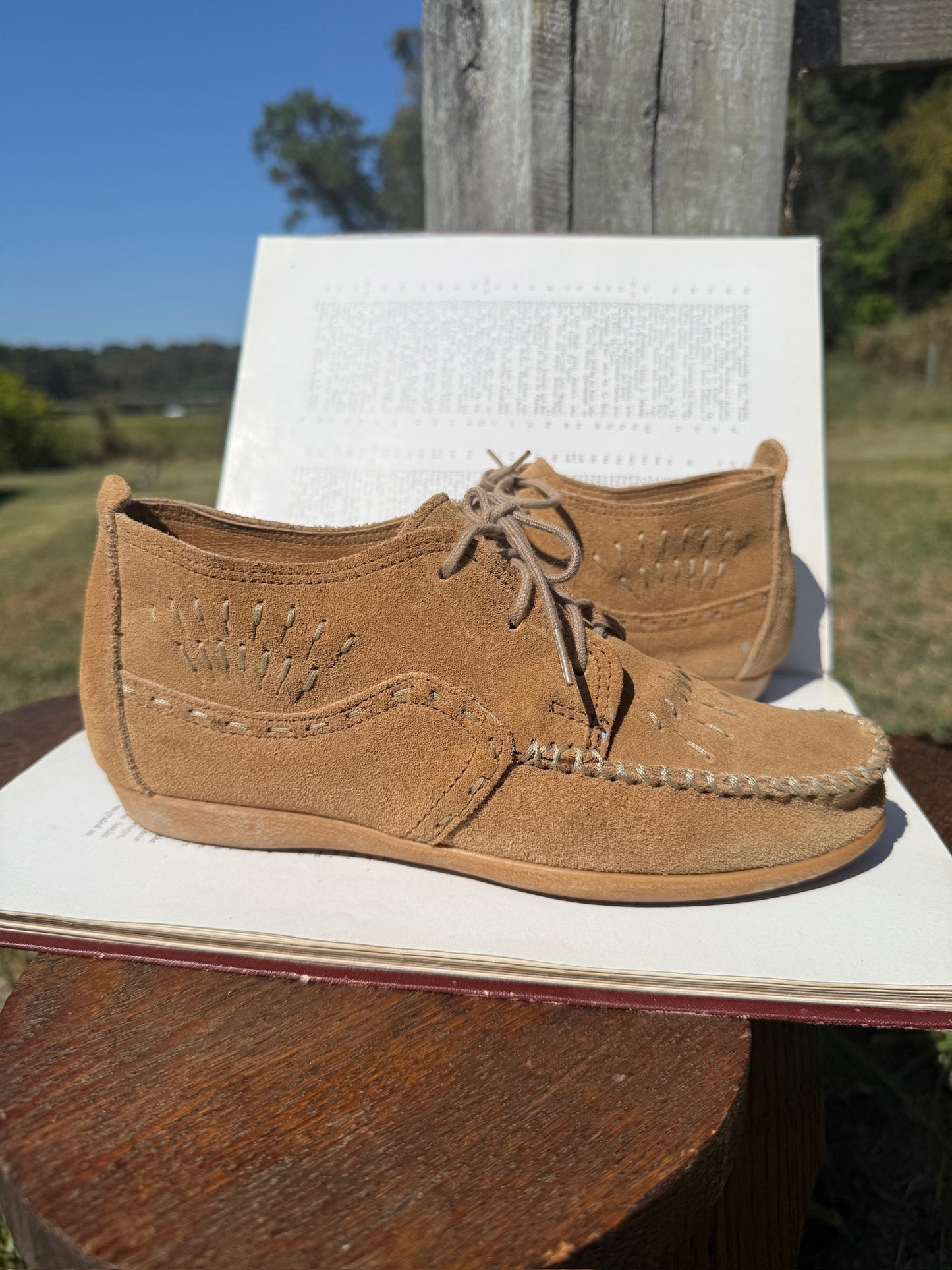 Vintage 1970s Minnetonka Suede Moccasins | Women’s 7