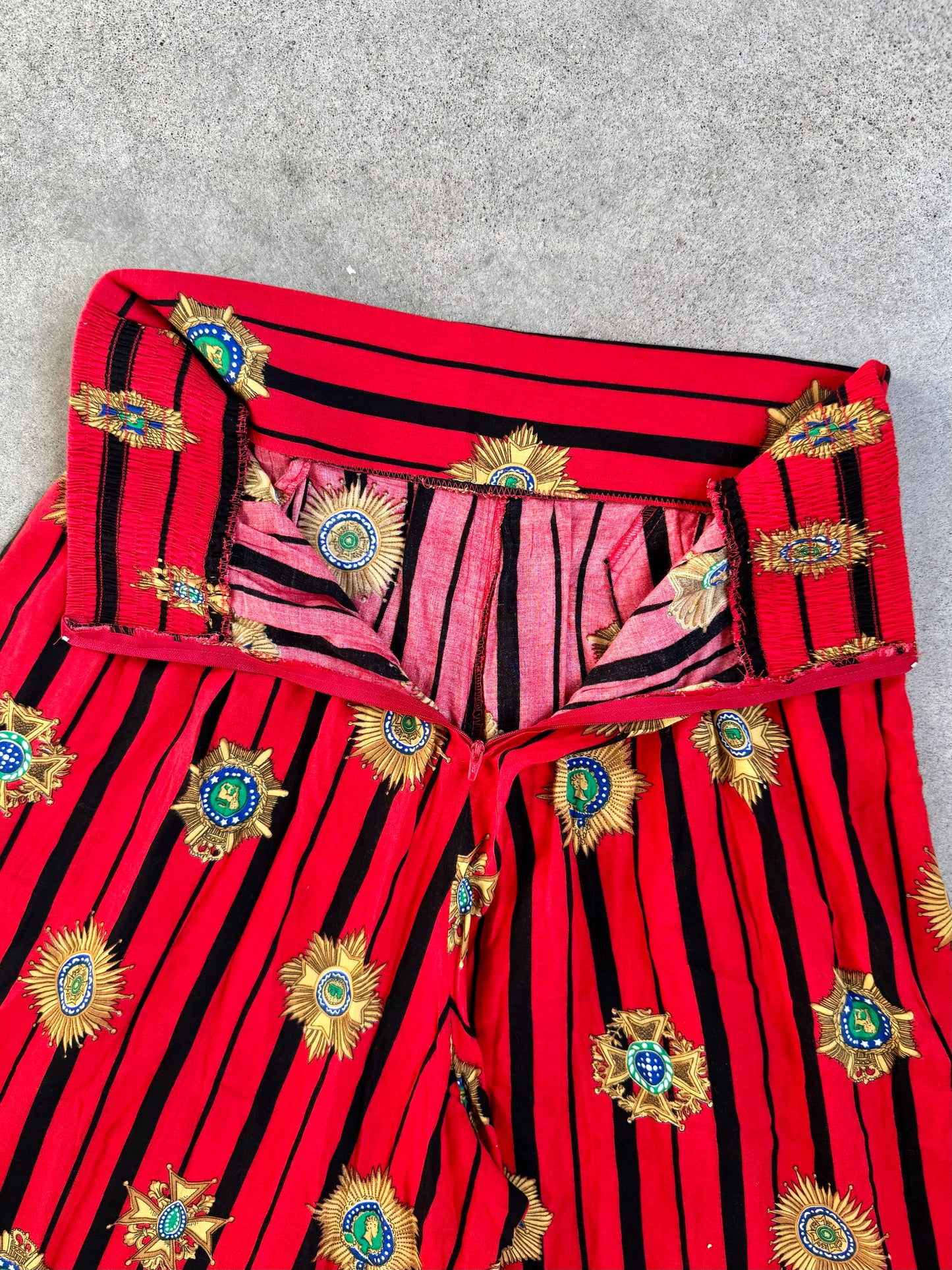Vintage 1980s Red & Gold Heraldic Pattern Cropped Palazzo Pants | Medium