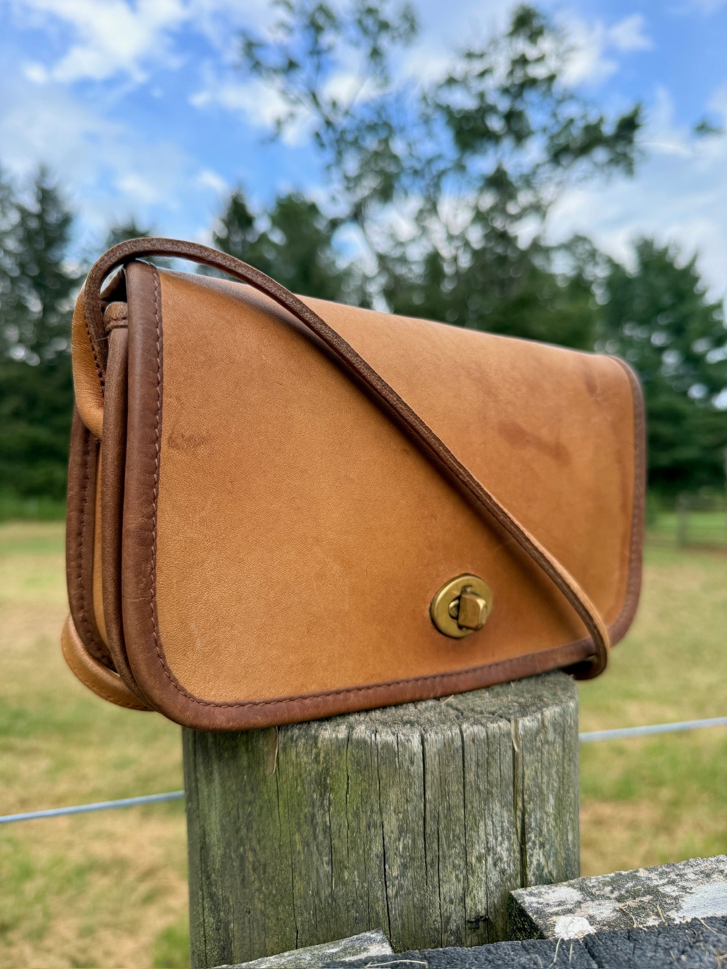 Vintage 1970s Coach Dinky Bag NYC | British Tan Style No. 9375