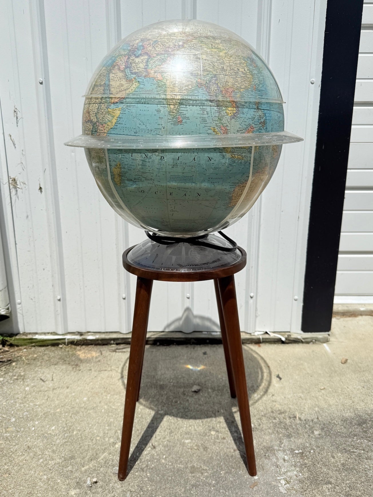 Vintage 1950s MCM National Geographic Society World Globe Lamp w/ Stand