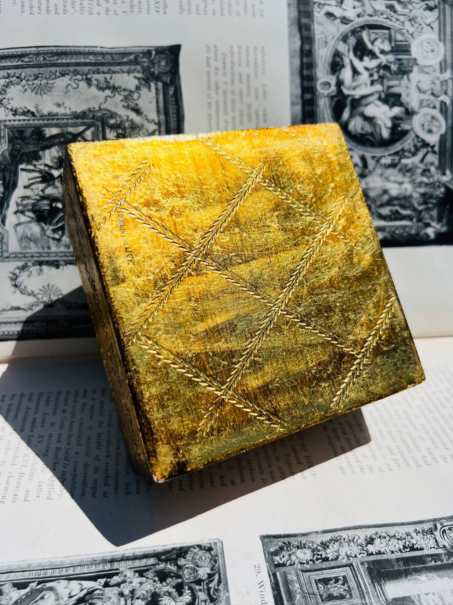 Vintage 1950s Gold Florentine Regency Landscape Trinket Box