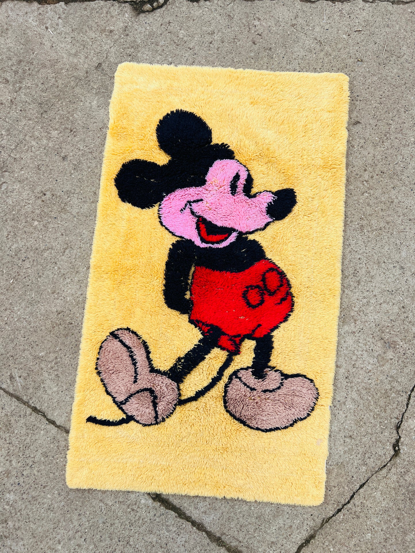 70's Yellow Mickey Mouse Carpet