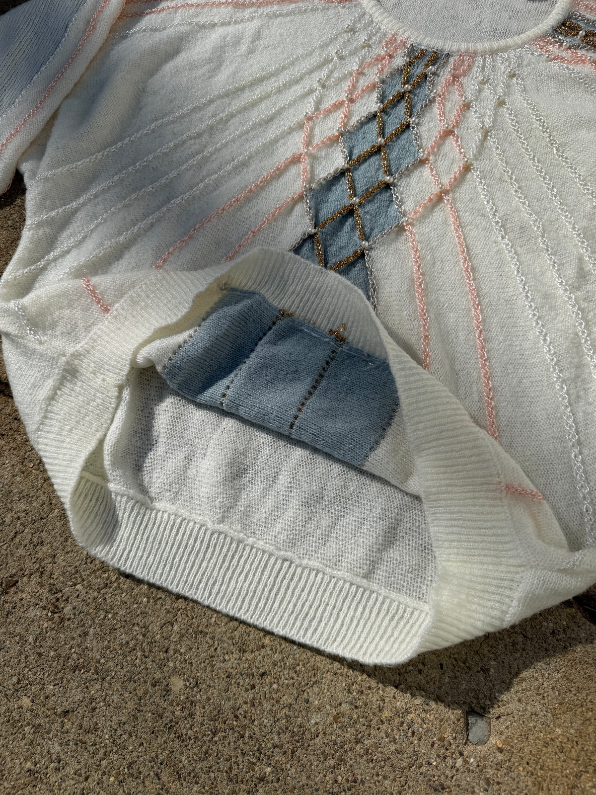 Vintage 1980s-90s Grove Avenue White and Grey Acrylic Blend Wide Sleeve Sweater | M