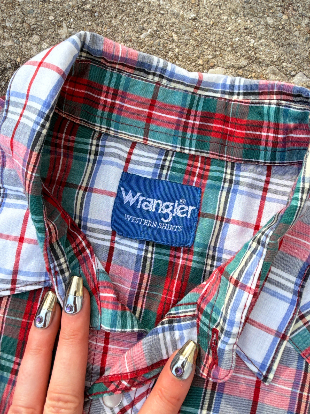 Vintage 1990s Wrangler Red, White, Green Plaid Cotton Western Pearl Snap Button Up