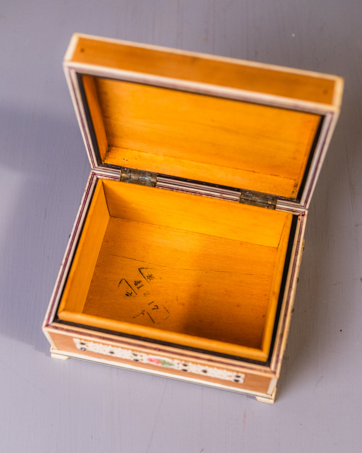 Vintage 1950's/60's Anglo-Indian Wood Floral Carved Bone Trinket Box