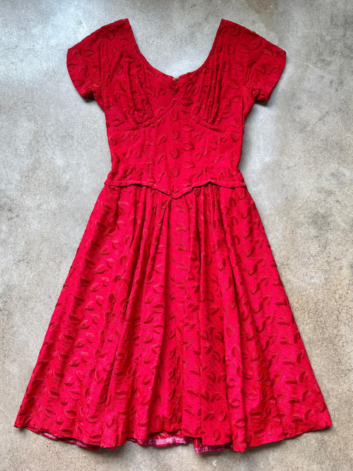 Vintage 1950s Red Leaf Embroidered Short Sleeve Swing Dress | Small