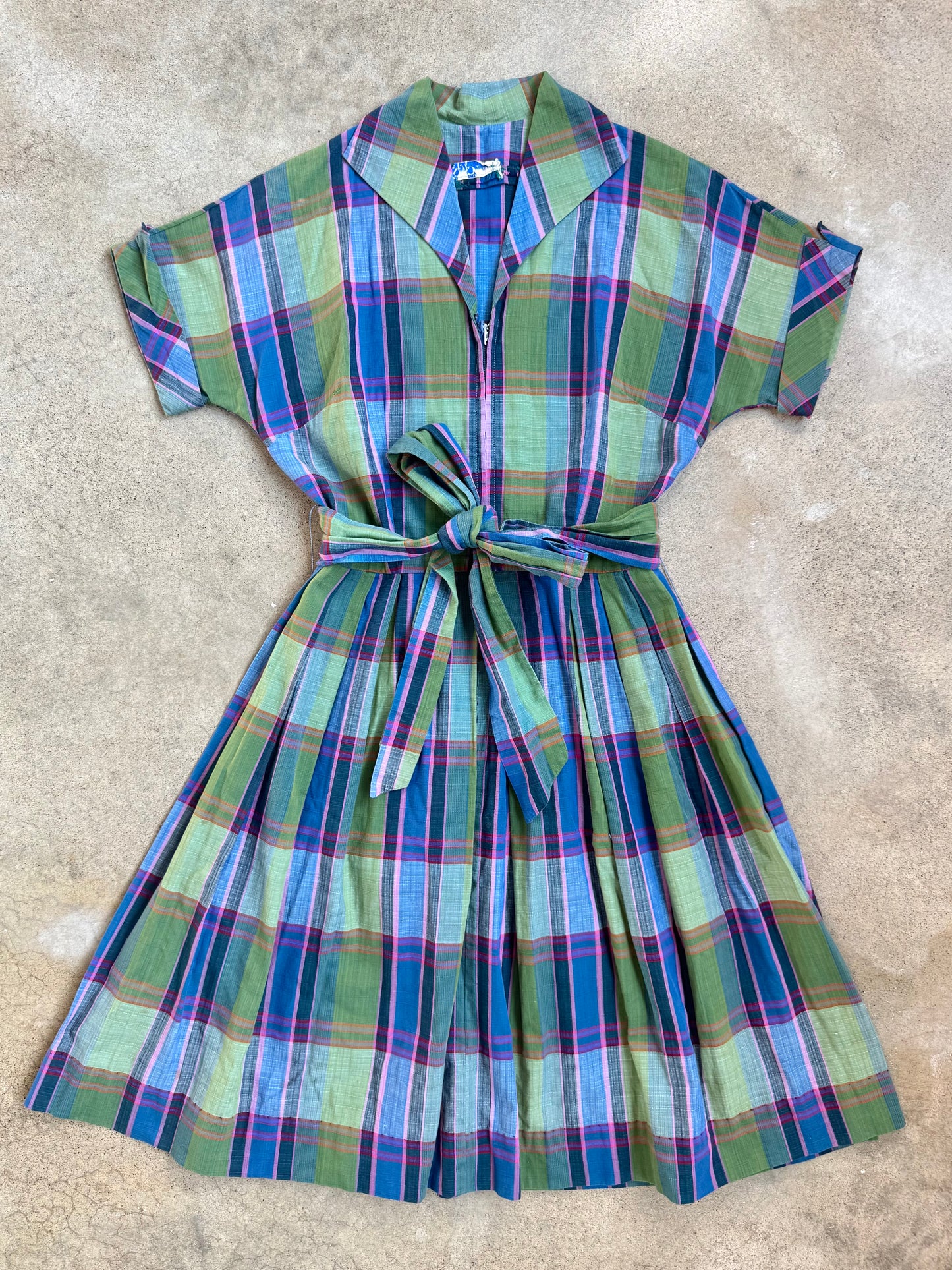 Vintage 1950s Kay Dunhill Plaid Zip-Front Short Sleeve Pleated Dress | XS/S