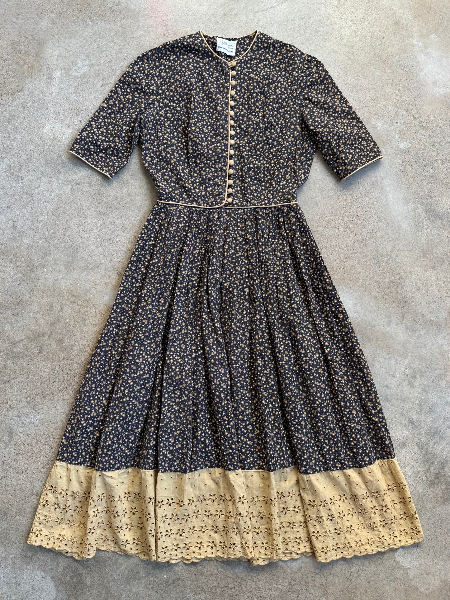 Vintage 1950s Bill Atkinson Glen of Michigan Floral Pattern Button-Up Pleated Dress | Small
