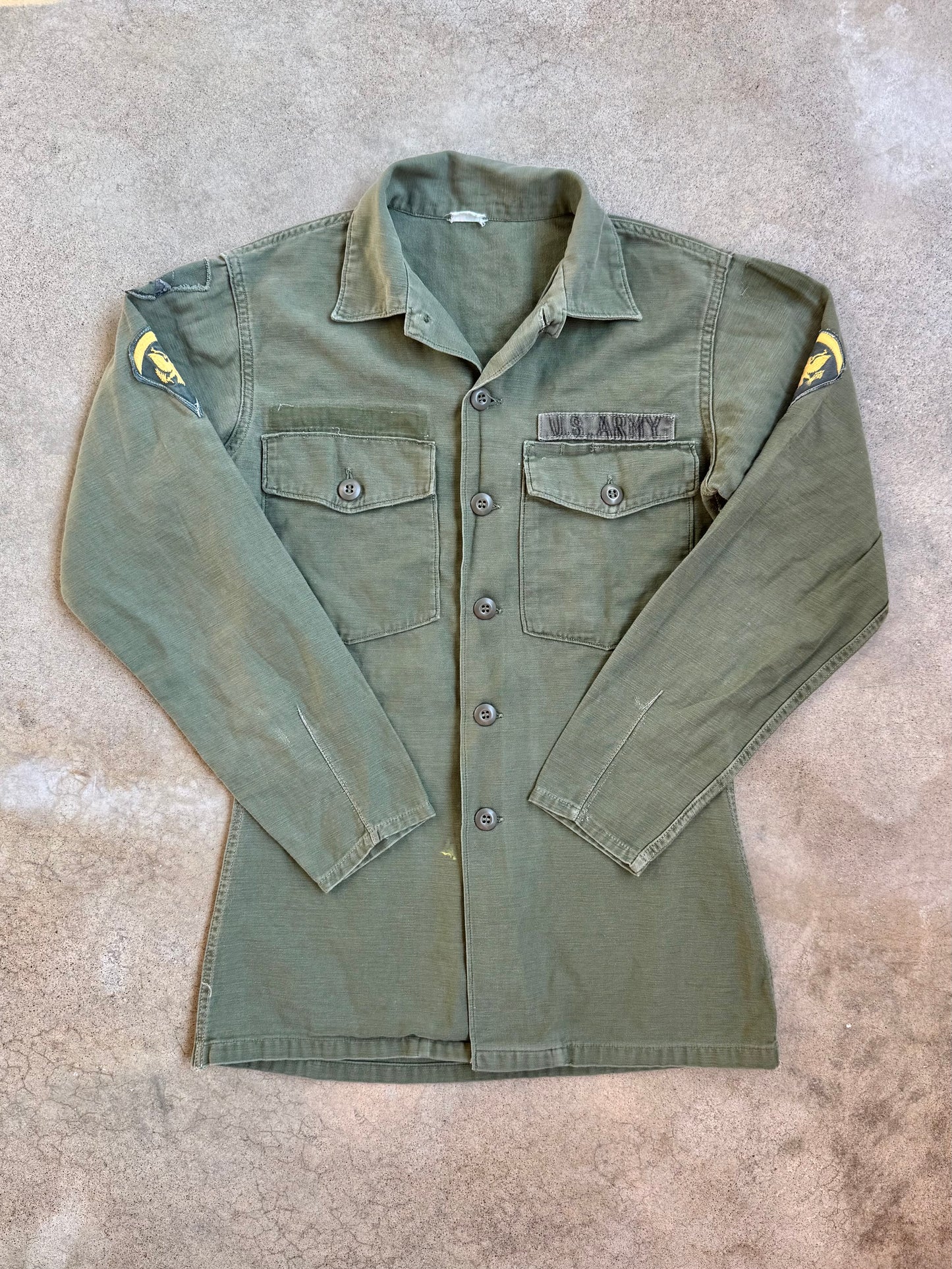 Vintage Vietnam Era U.S. Army OG-107 Sateen Cotton Fatigue Shirt | XS/S