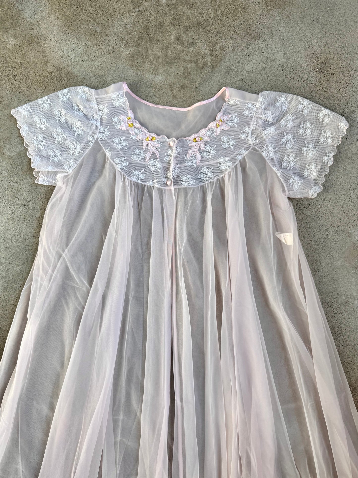 Vintage 1970s Pale Pink Sheer Short Sleeve House Coat | Medium