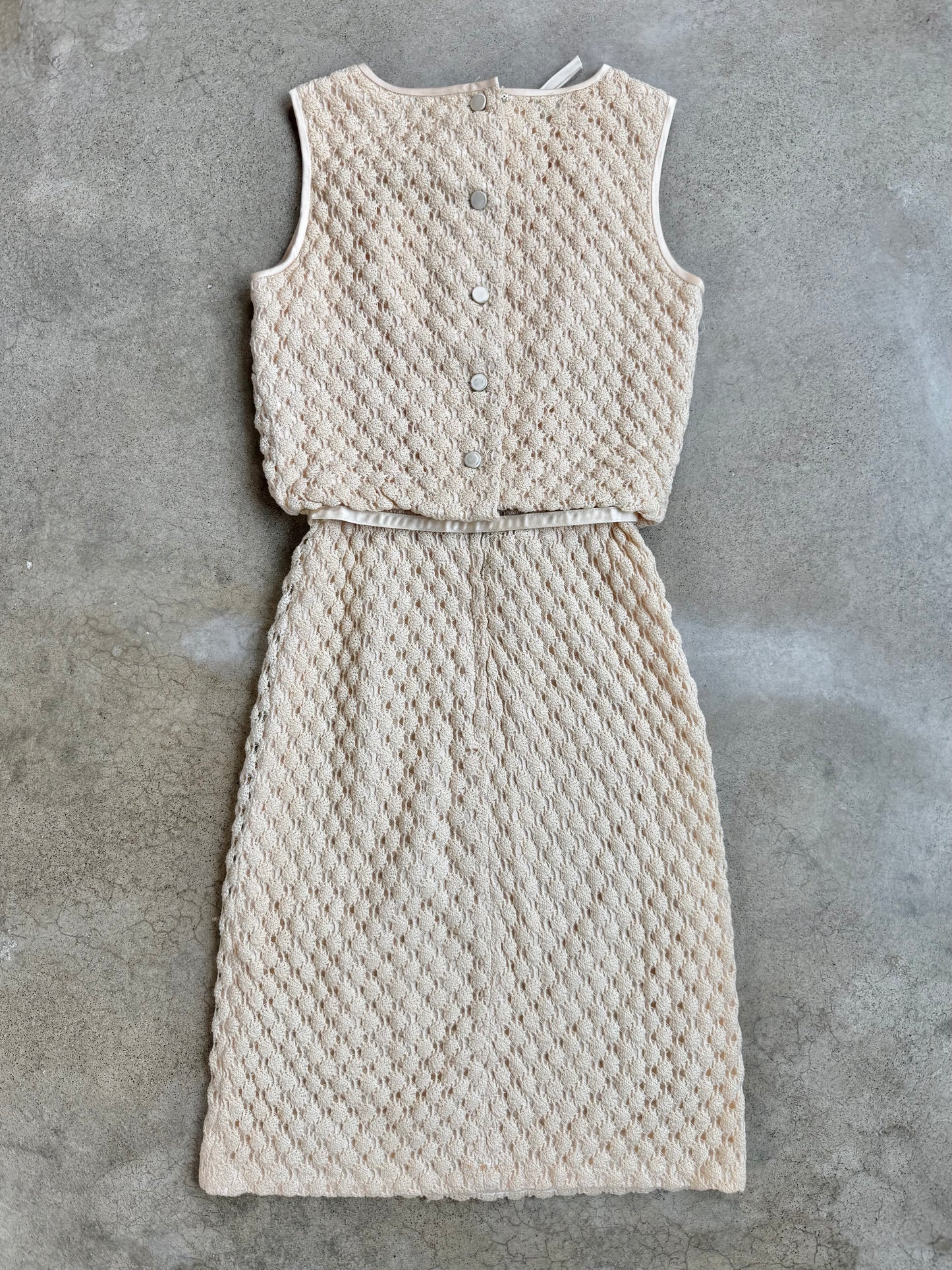 Vintage 1960s Tracy Petites Cream Crochet Belted Wiggle Dress | XS