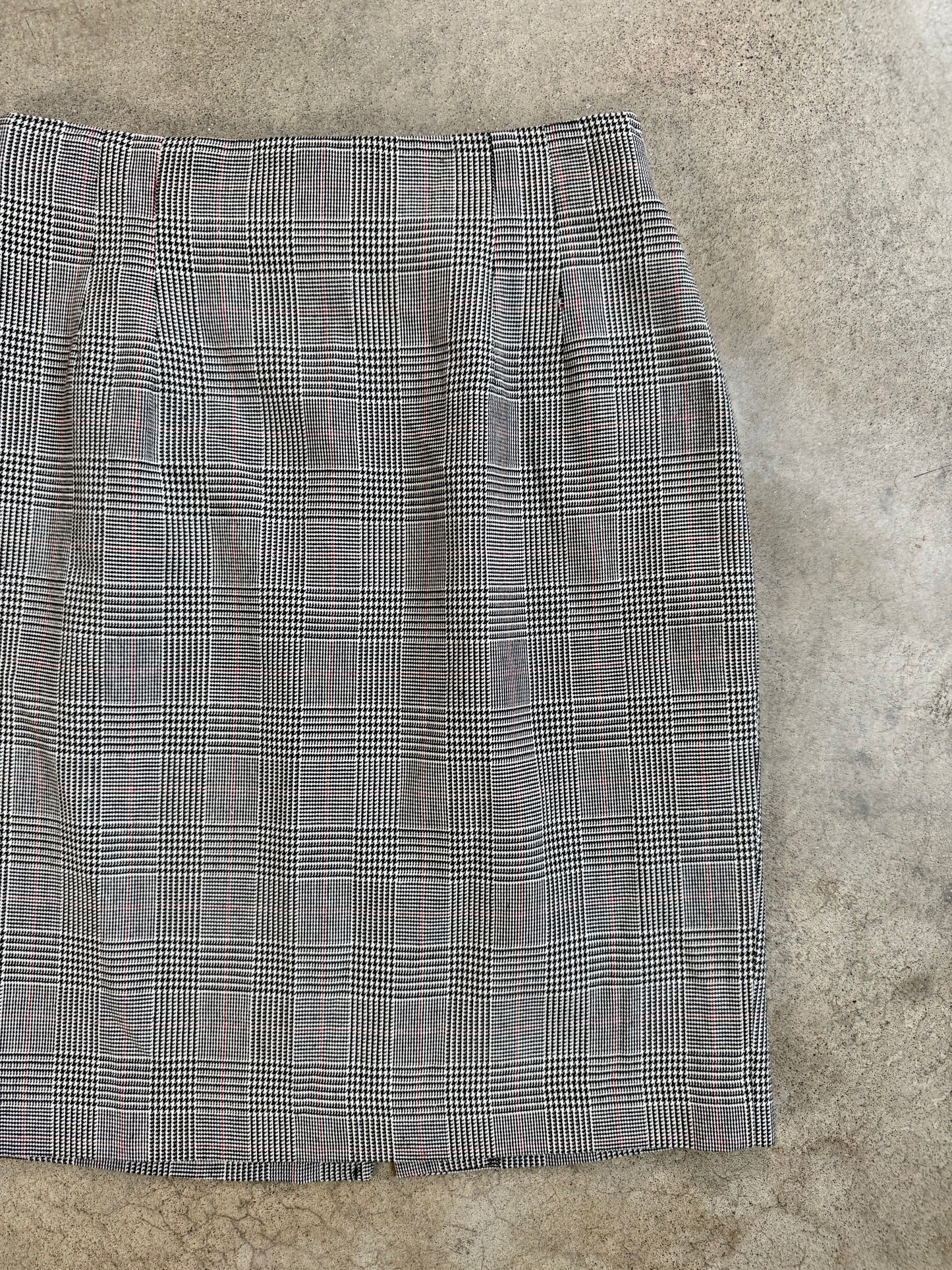 Vintage 1980s Norton McNaughton Houndstooth Pencil Skirt | Waist 28”